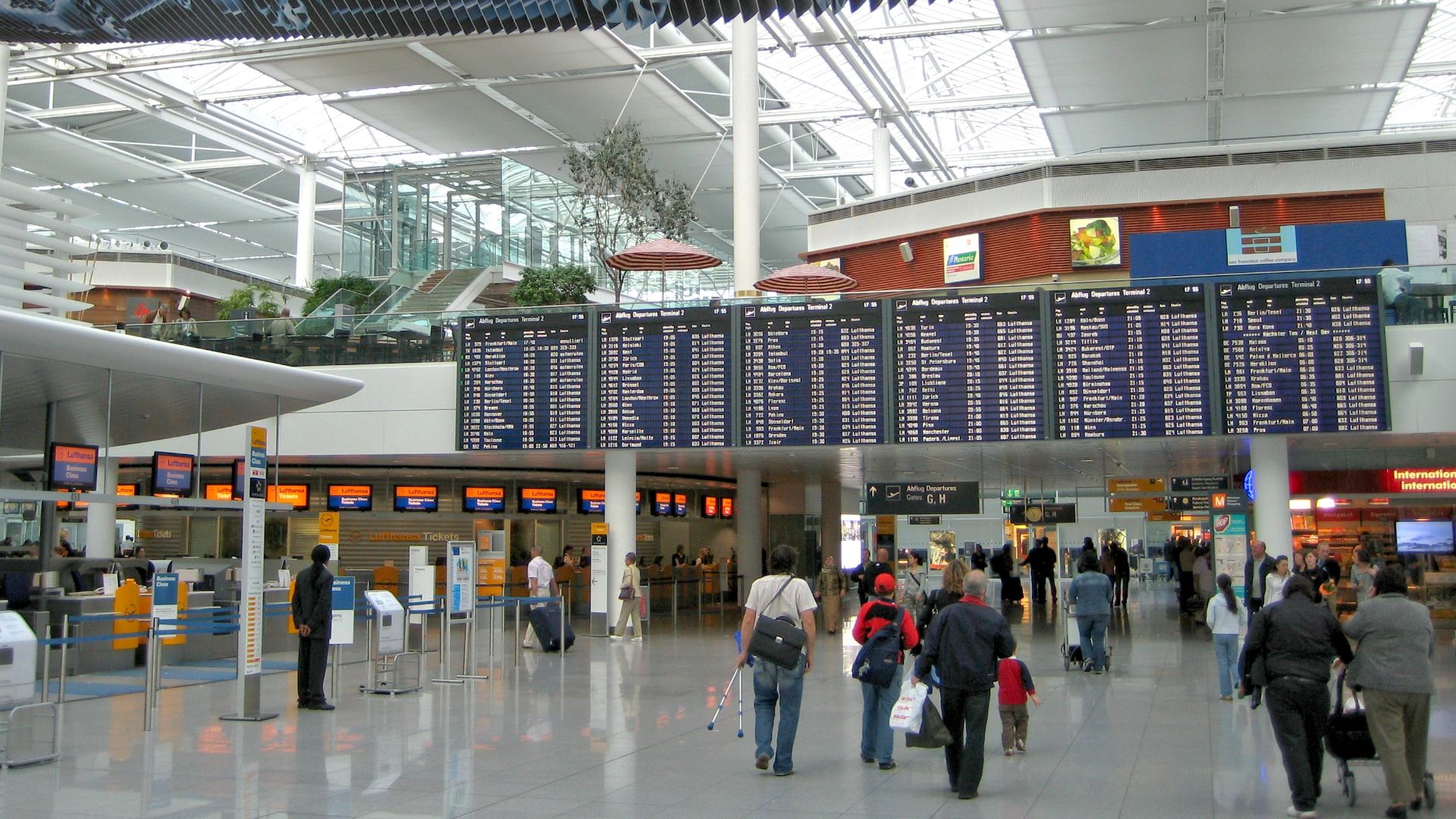 Munich International Airport, Terminal 2, Level 4, check in Lufthansa