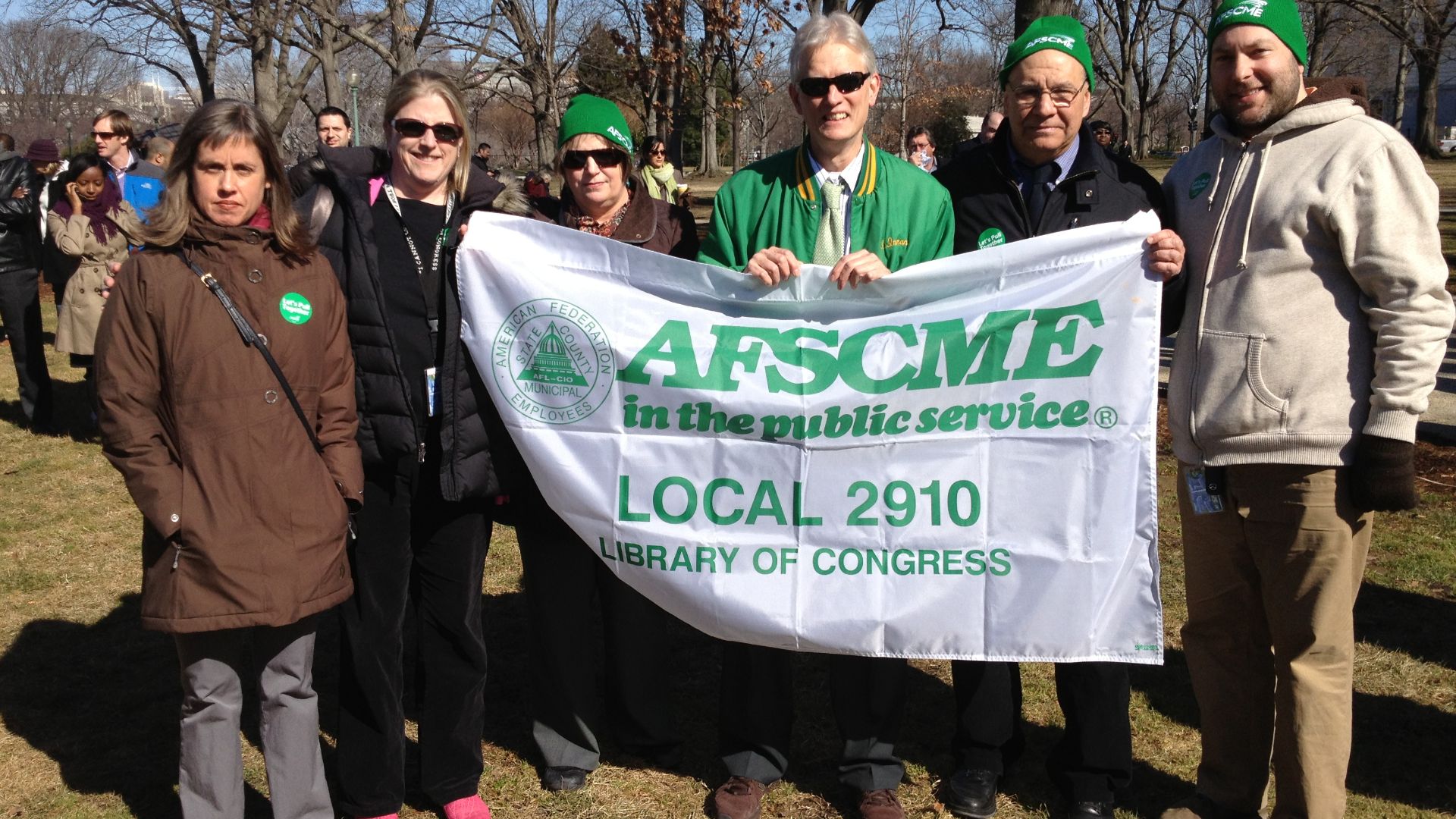 AFSCME Local 2910, Library of Congress - Union members with banner