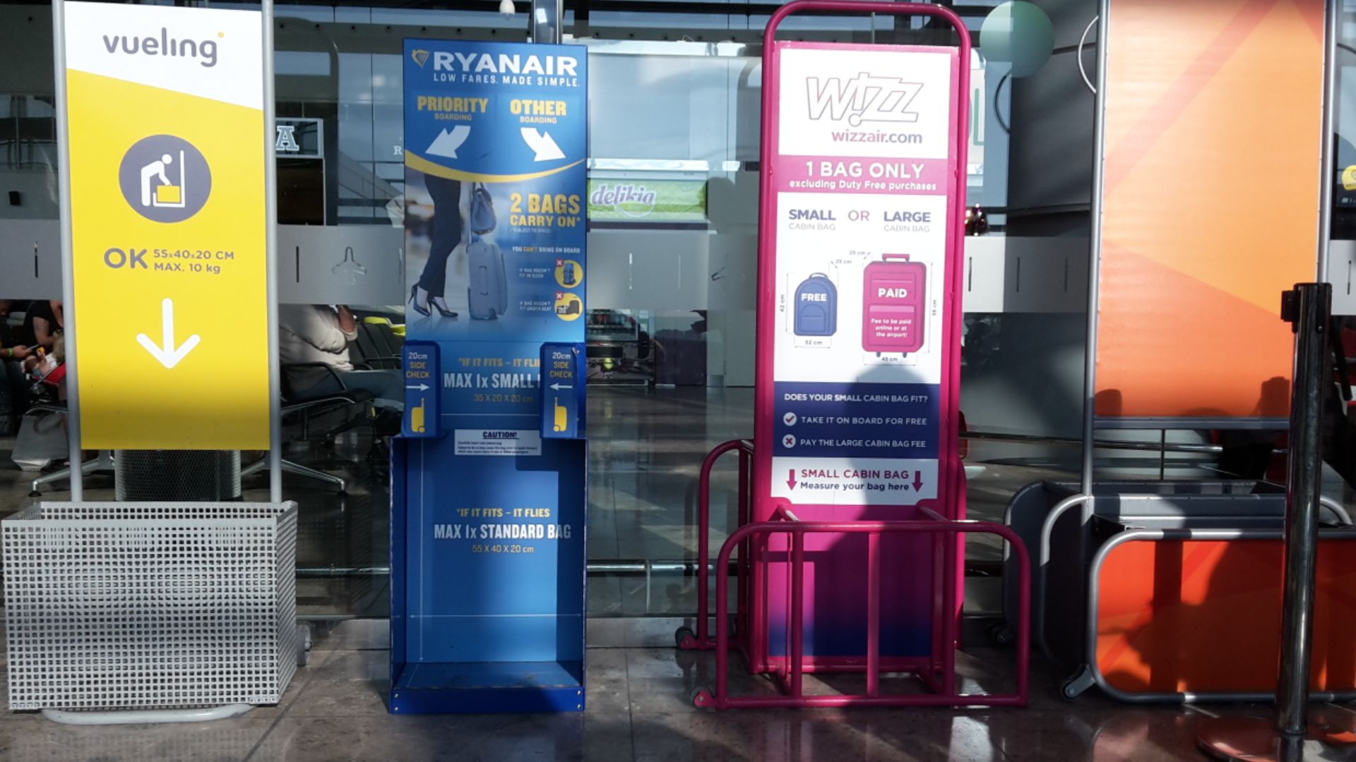 Airport bag size checker in Airport Elche, Alicante.