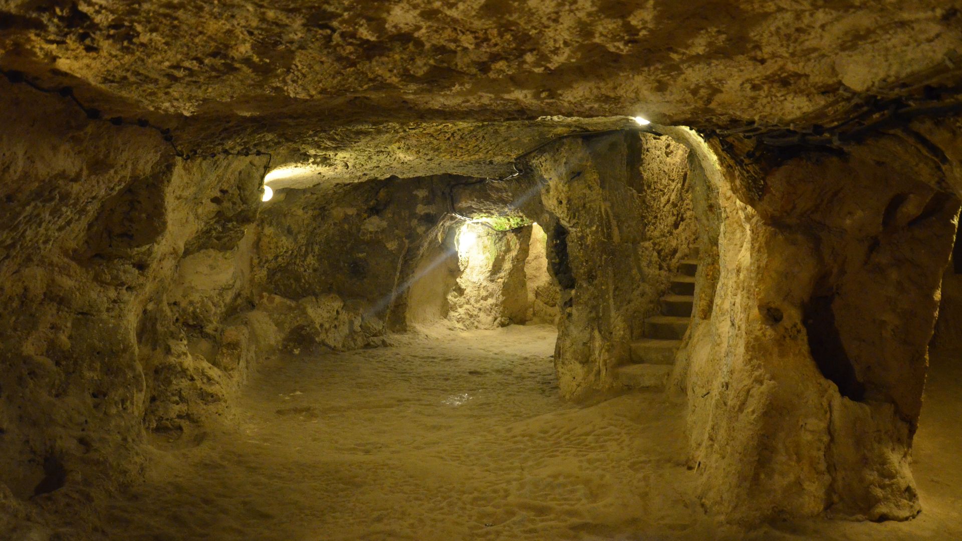 DERINKUYU UNDERGROUND CITY