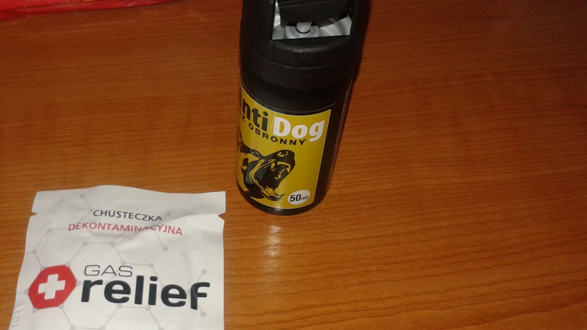 Pepper spray and decontaminating herbal handkerchief. 16 x 18 cm when unfolded.