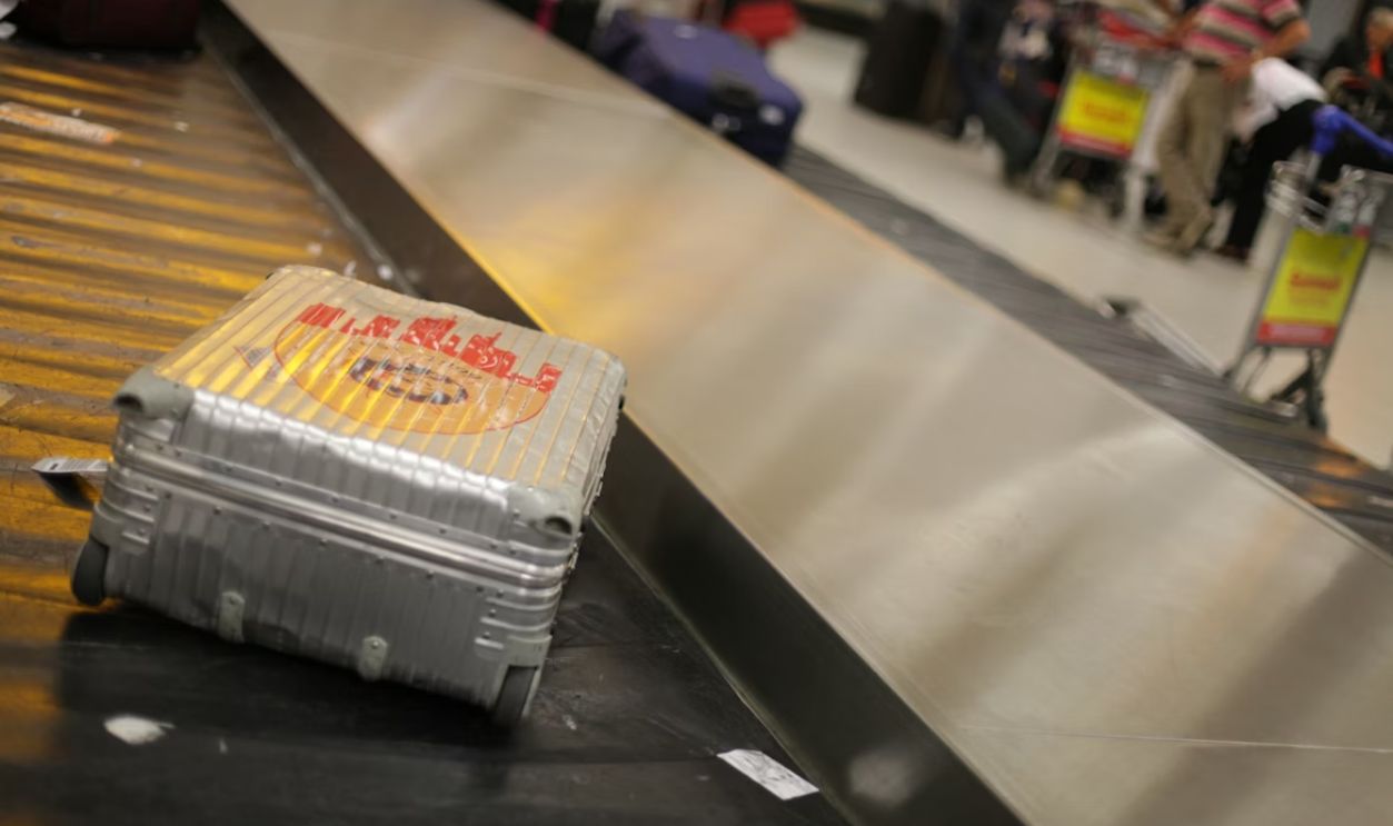Airport baggage checking