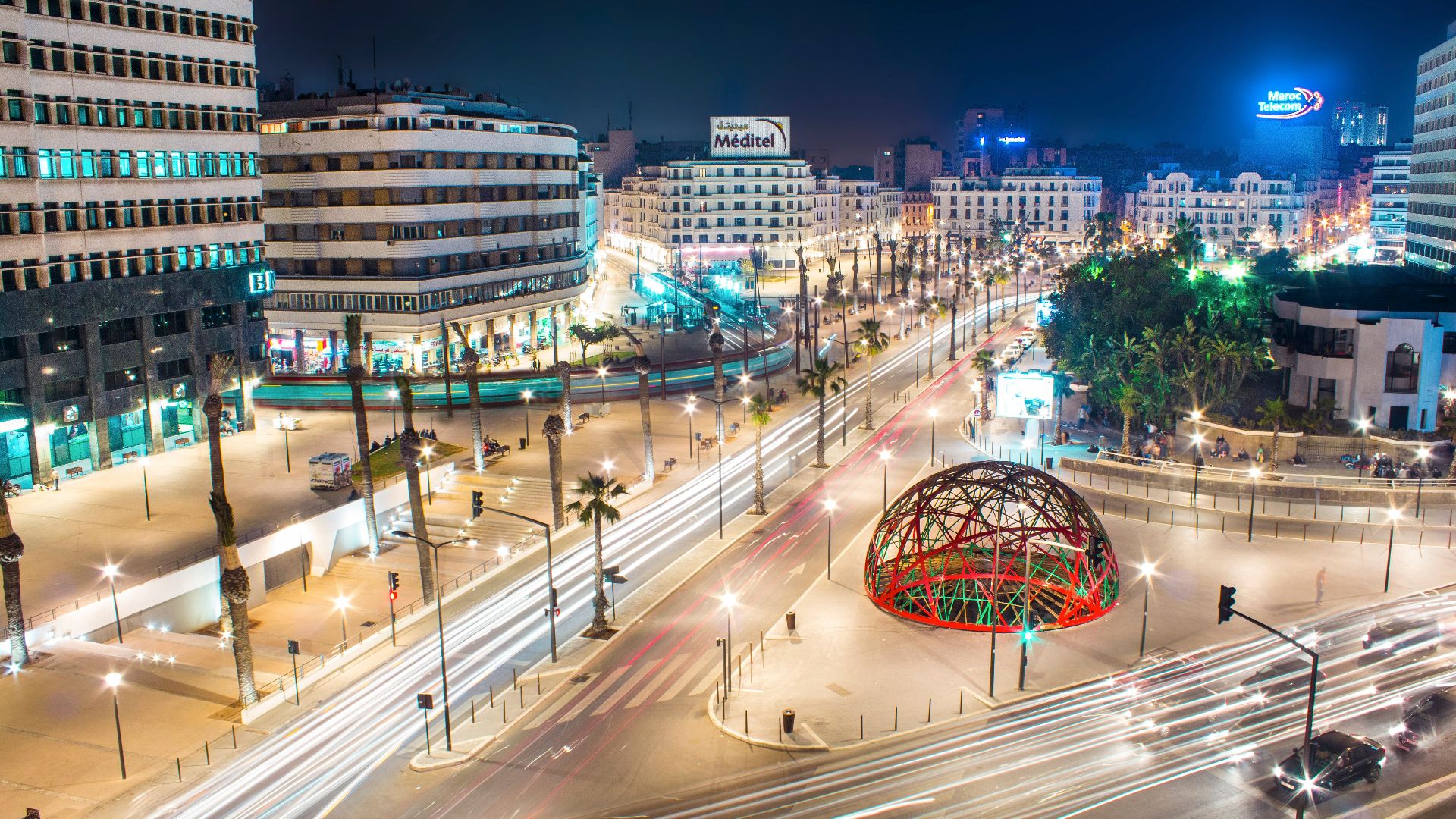 Crossing Boulevard Hassan I with the Avenue des FAR, seen from the place of the United Nations, Casablanca