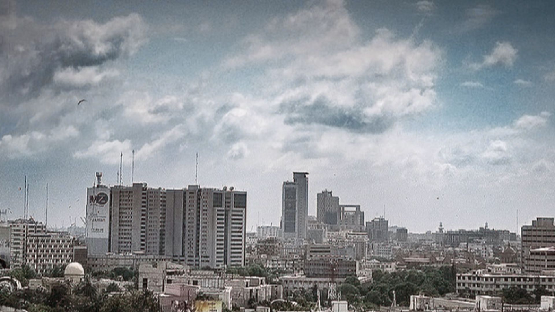 Karachi downtown at I. I. Chundrigar Road
