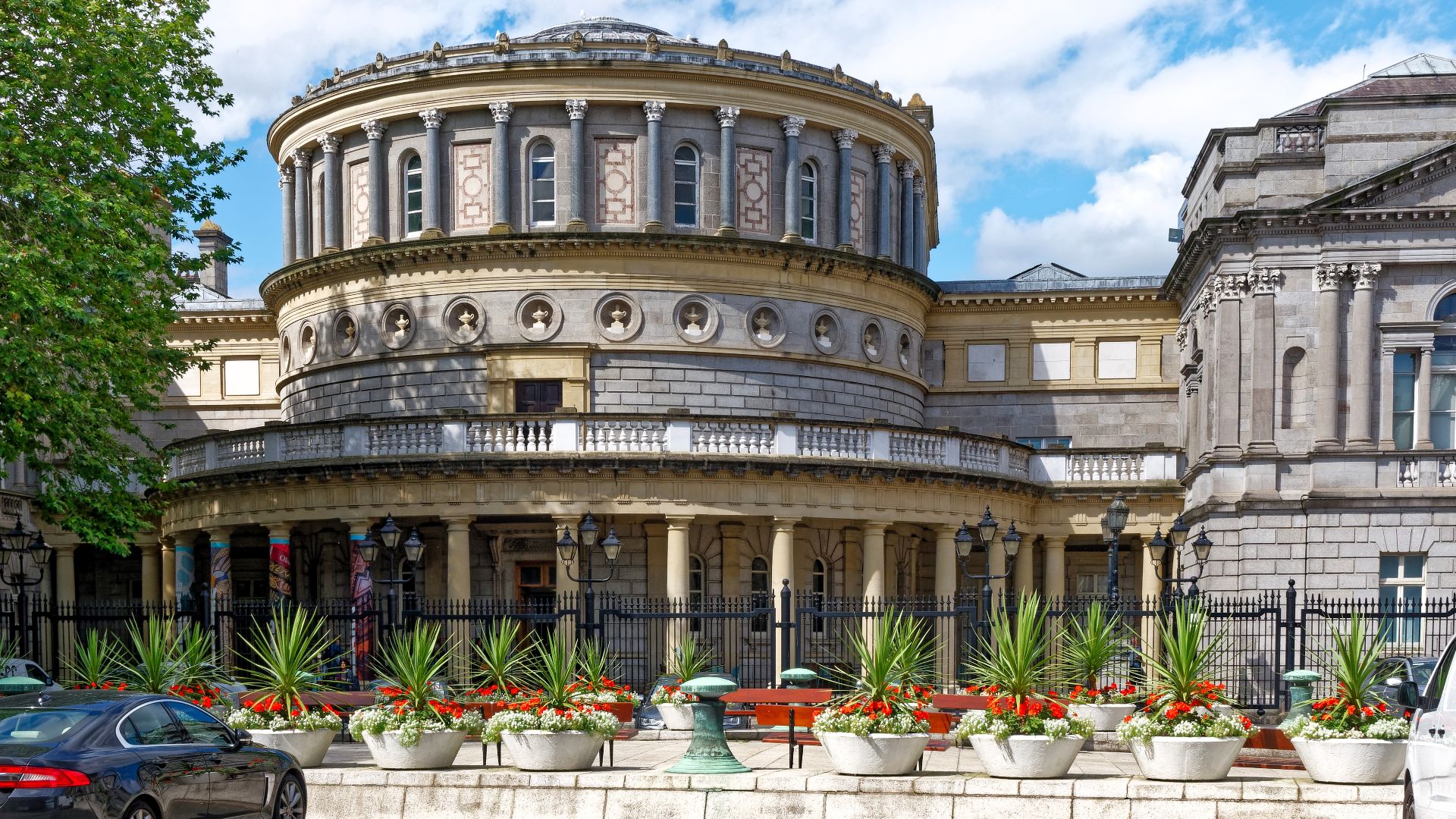 National Museum of Ireland, Kildare Street, Dublin (outside).