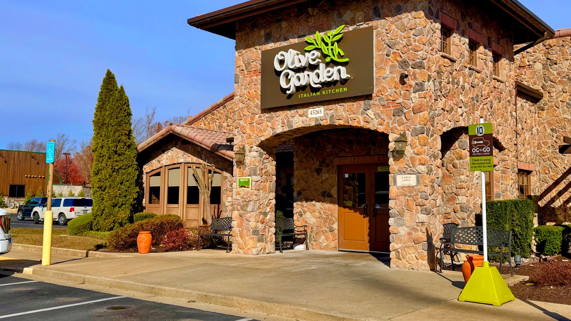An Olive Garden restaurant in California, Maryland