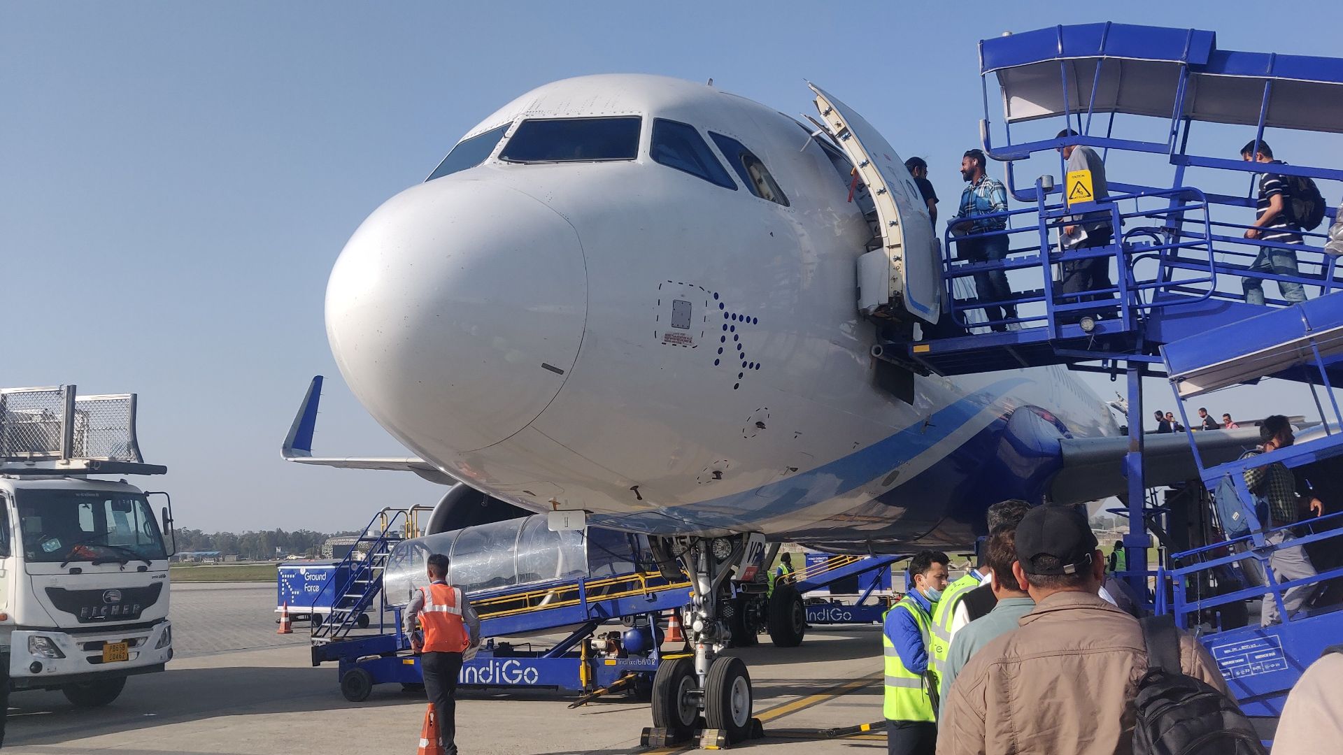 IndiGo plane VT-IVP at Shaheed Bhagat Singh International Airport