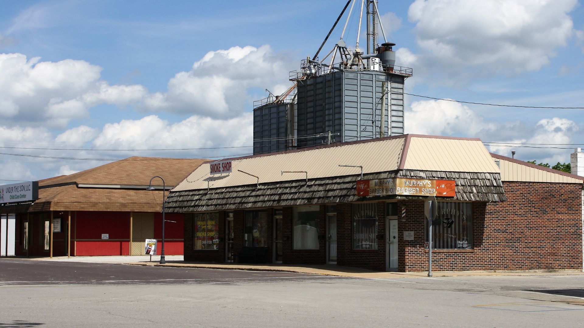 Streetside in Mountain Grove, Missouri. Looking southeast along 1st Street from the town square