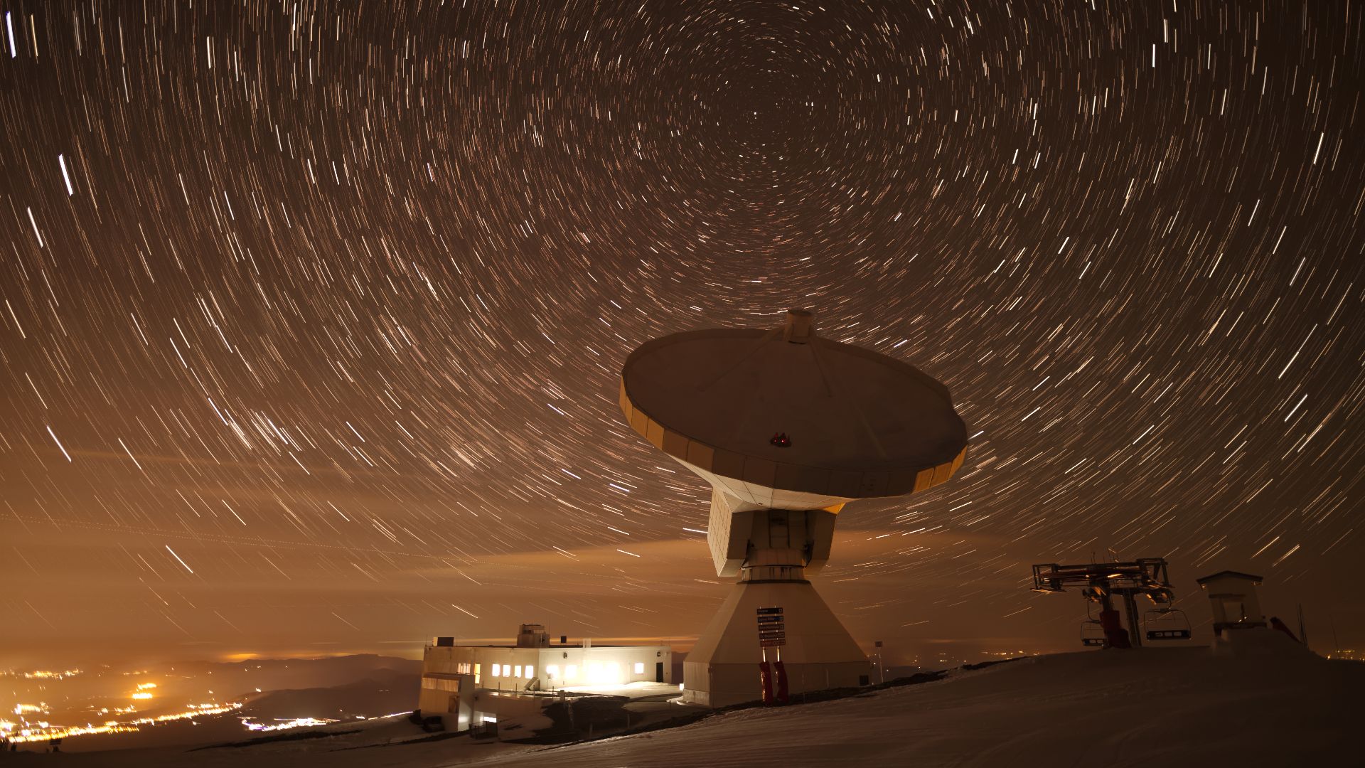 The 30-meter telescope on Pico Veleta in the Spanish Sierra Nevada is one of the two radio astronomy facilities operated by IRAM. Built in only four years (1980 to 1984) at an elevation of 2850 meters, it is one of today’s largest and most sensitive radio