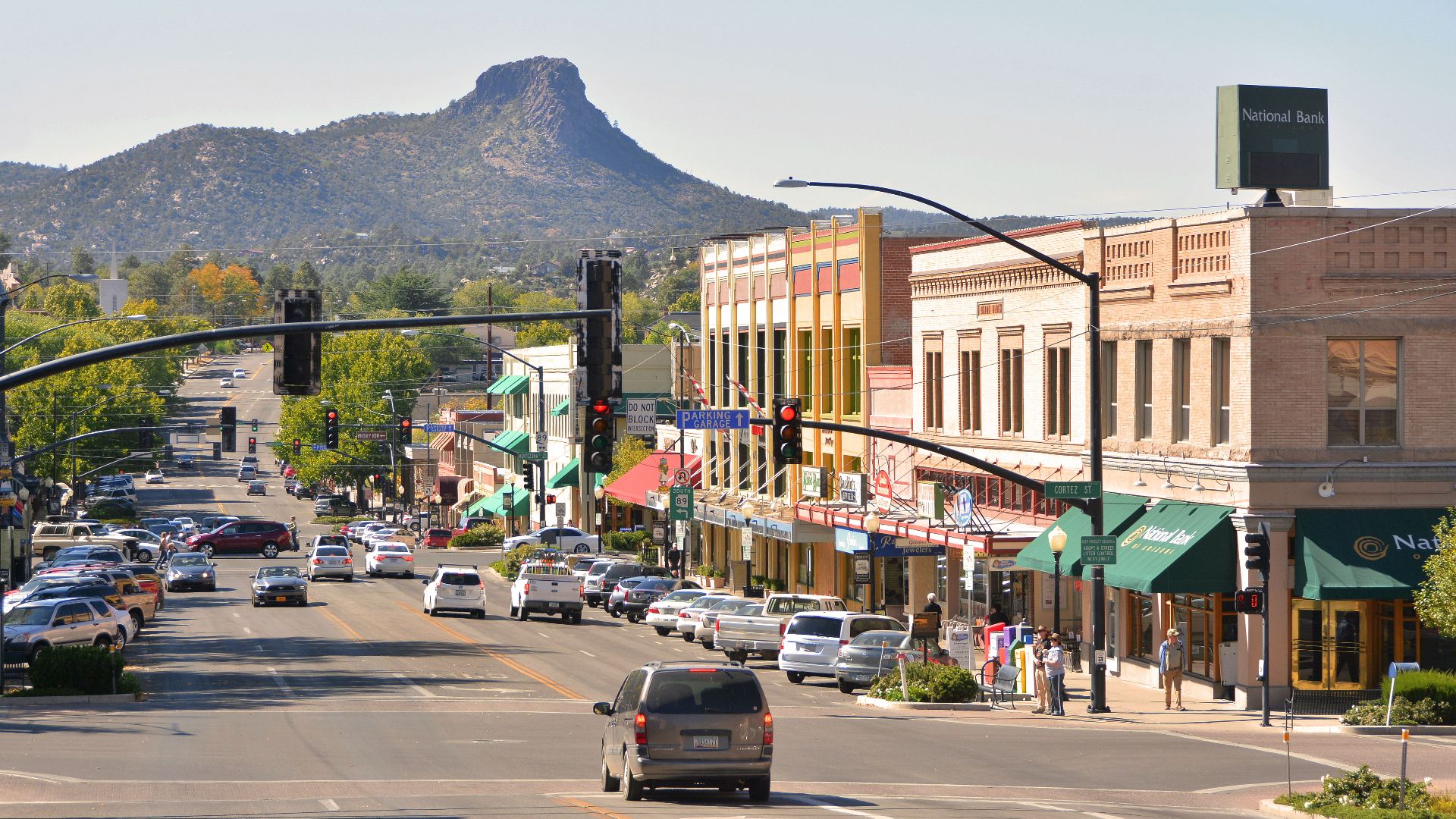Located in the centre of the State, the town was formed in the 1860's. It has 809 buildings on the National Register of Historic Places.
The town is the home of the world's oldest rodeo, dating from 1888.