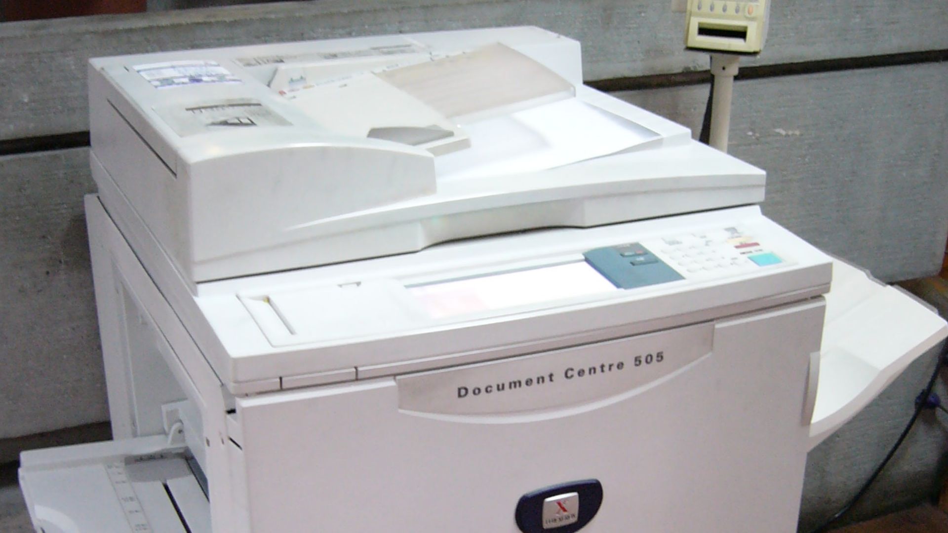 中華民國國家圖書館總館地下1樓,富士全錄影印機Document Centre 505與台灣全錄磁卡讀卡機Walk-In 120D。