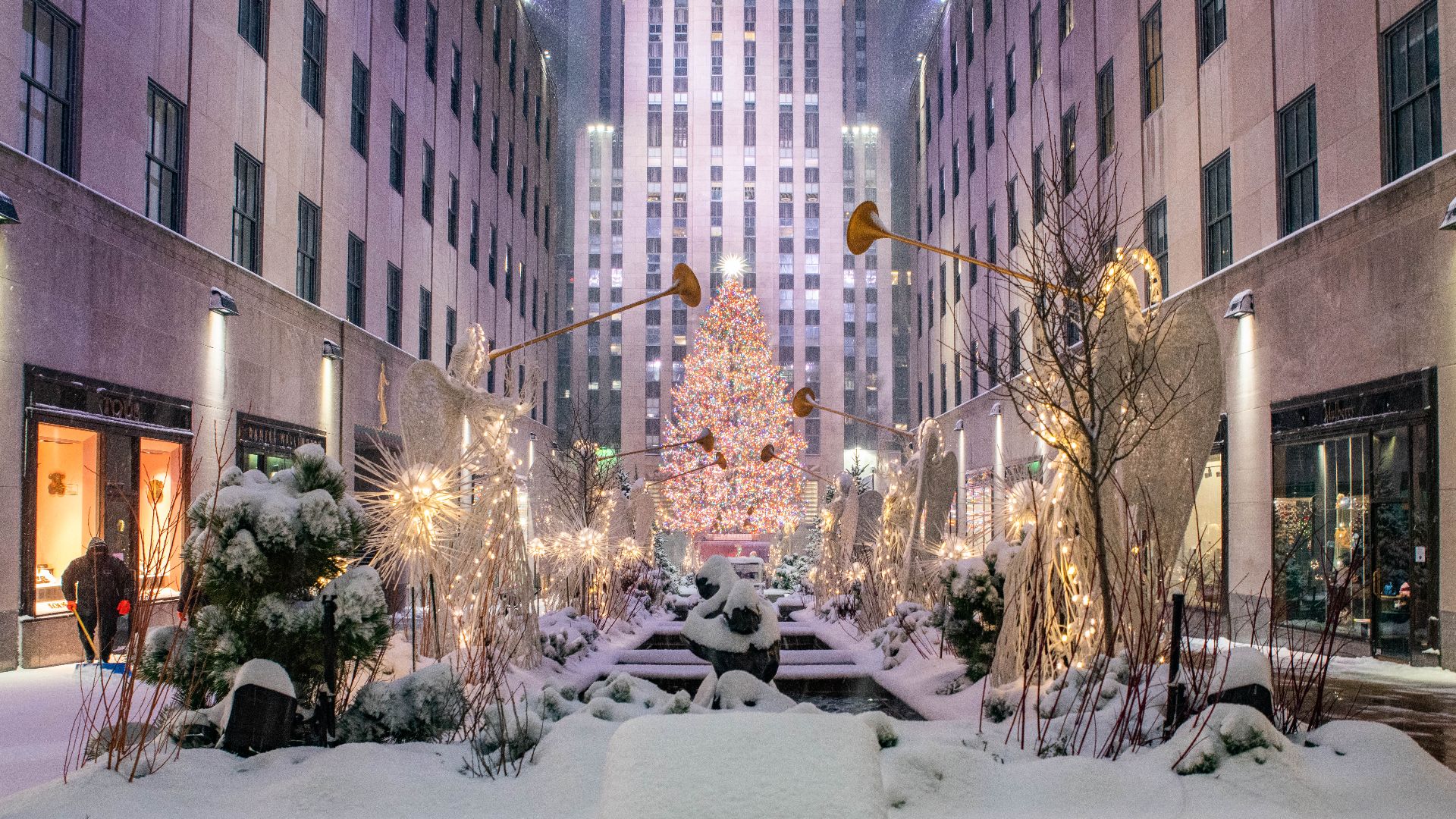 Rockefeller Center Christmas 2020 Snowstorm December