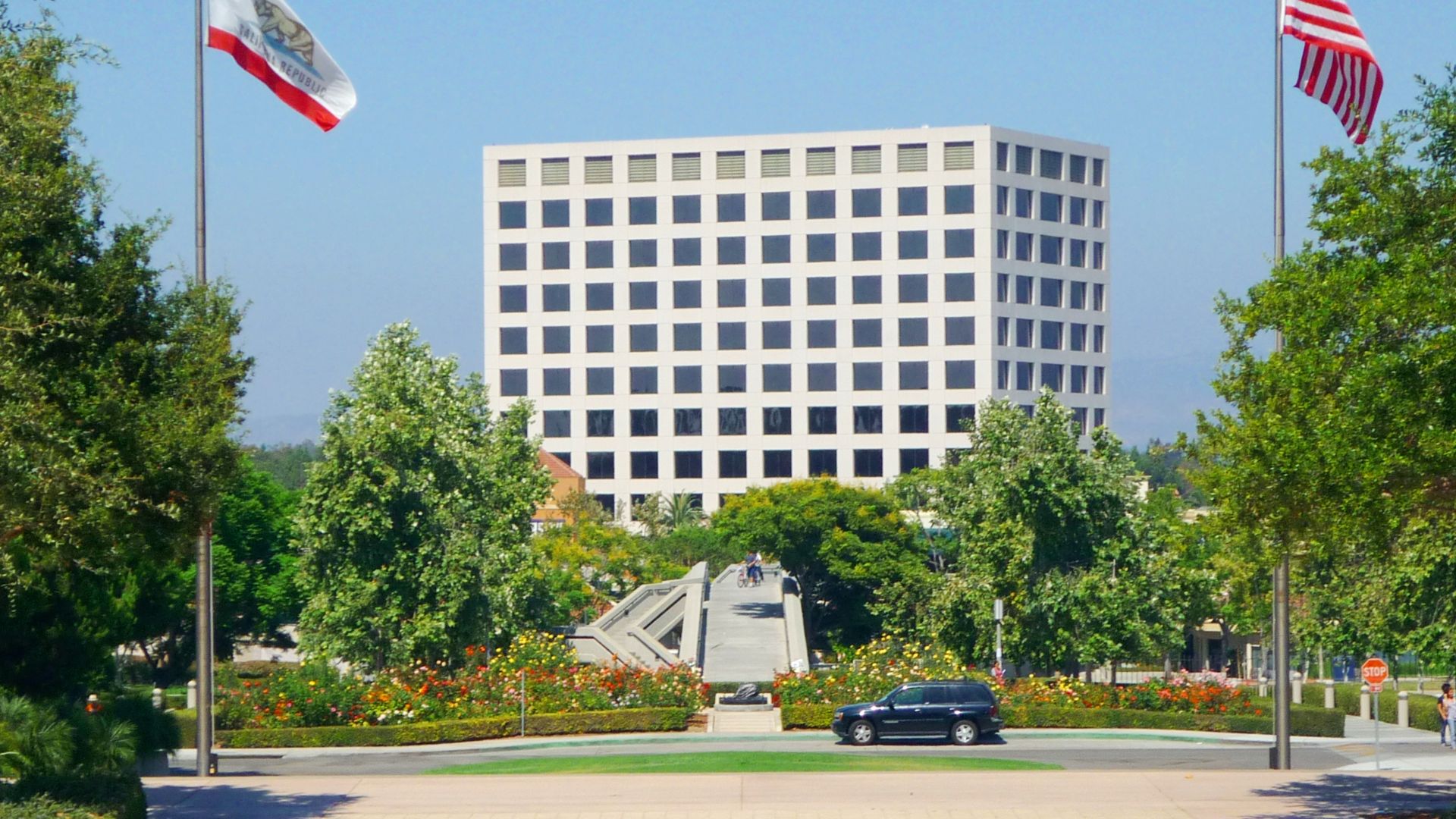 University of California, Irvine's main circle, and view of the University Center. A scene familiar to many people of the UCI.