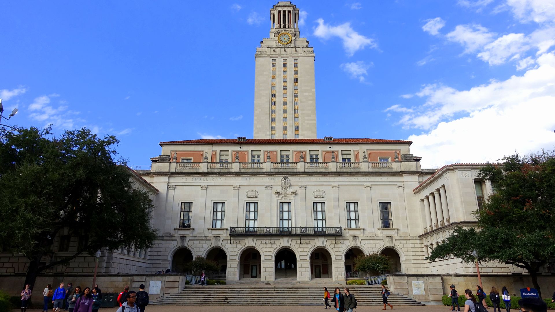 Main Building, University of Texas at Austin - Austin, Texas, USA.