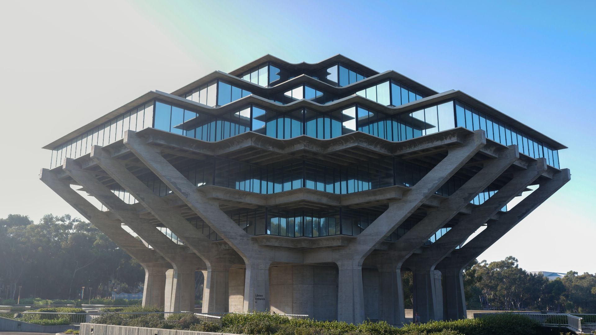 Geisel Library on the campus of University of California, San Diego at daytime.