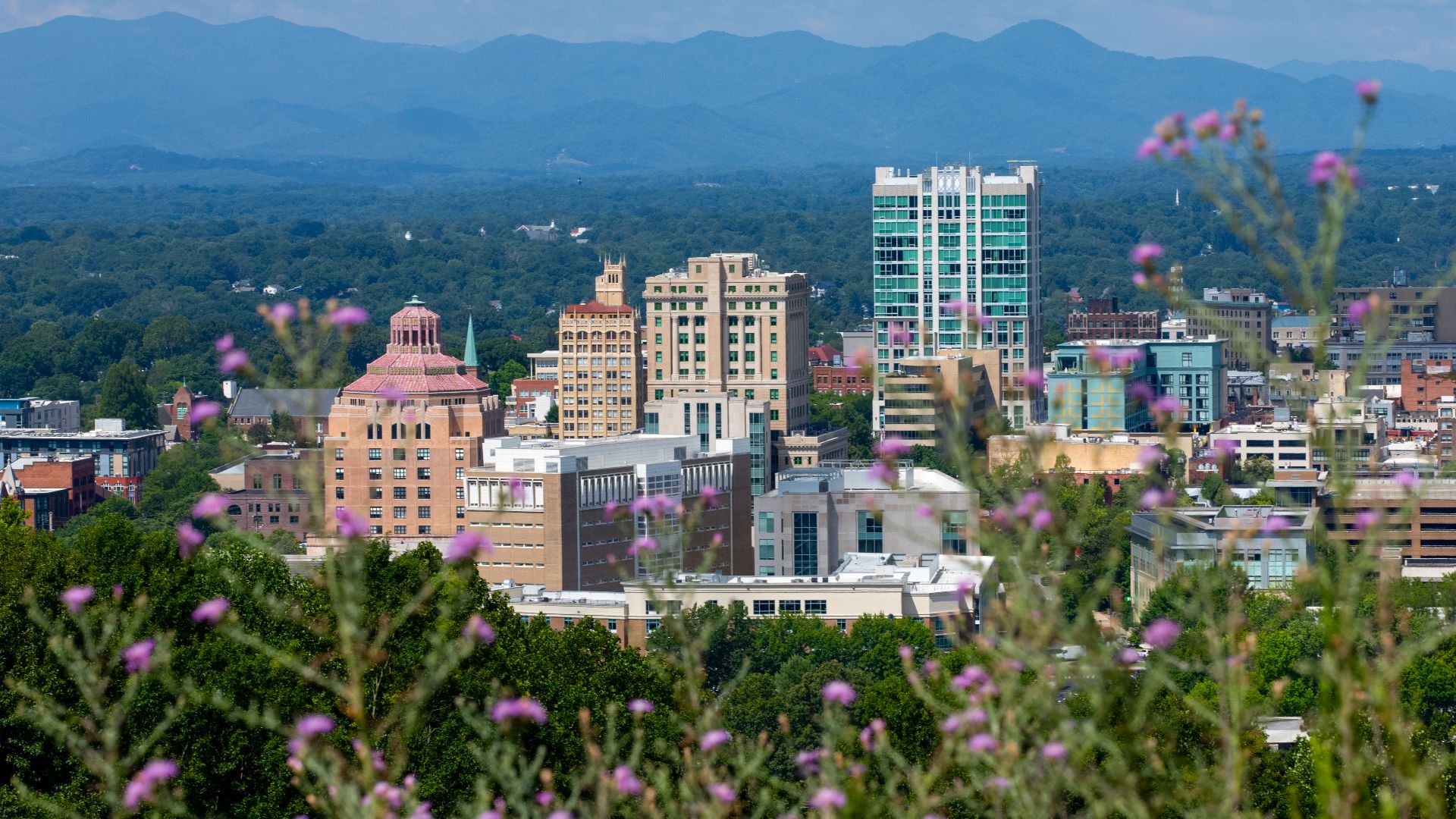 Digital photograph of Asheville, North Carolina