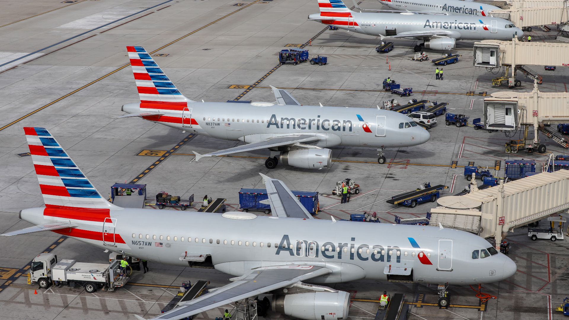 American Airlines aircraft at Phoenix Sky Harbor International Airport.