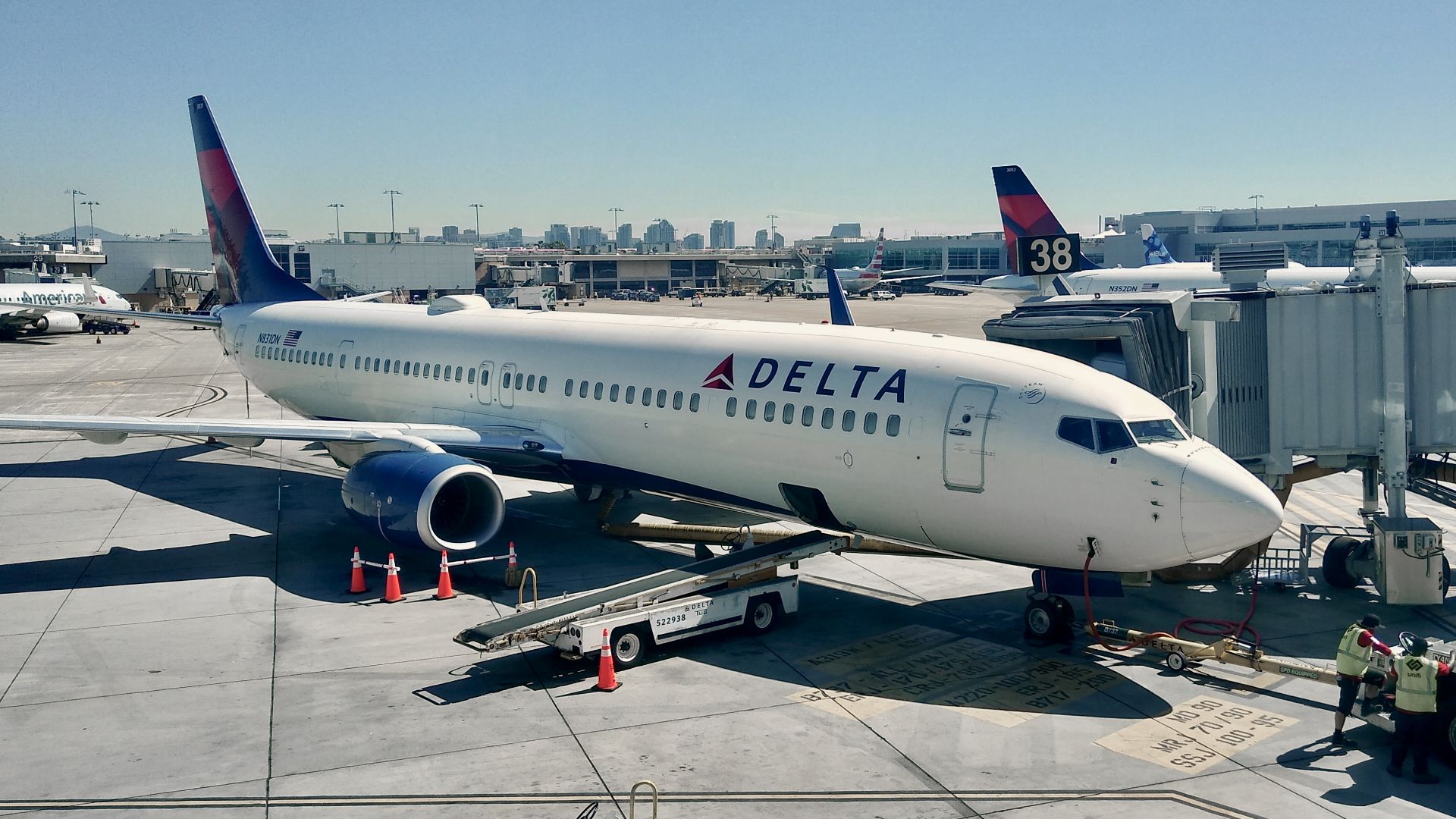 Boeing 737-900 (registration N831DN) operated by Delta Airlines at San Diego International Airport
