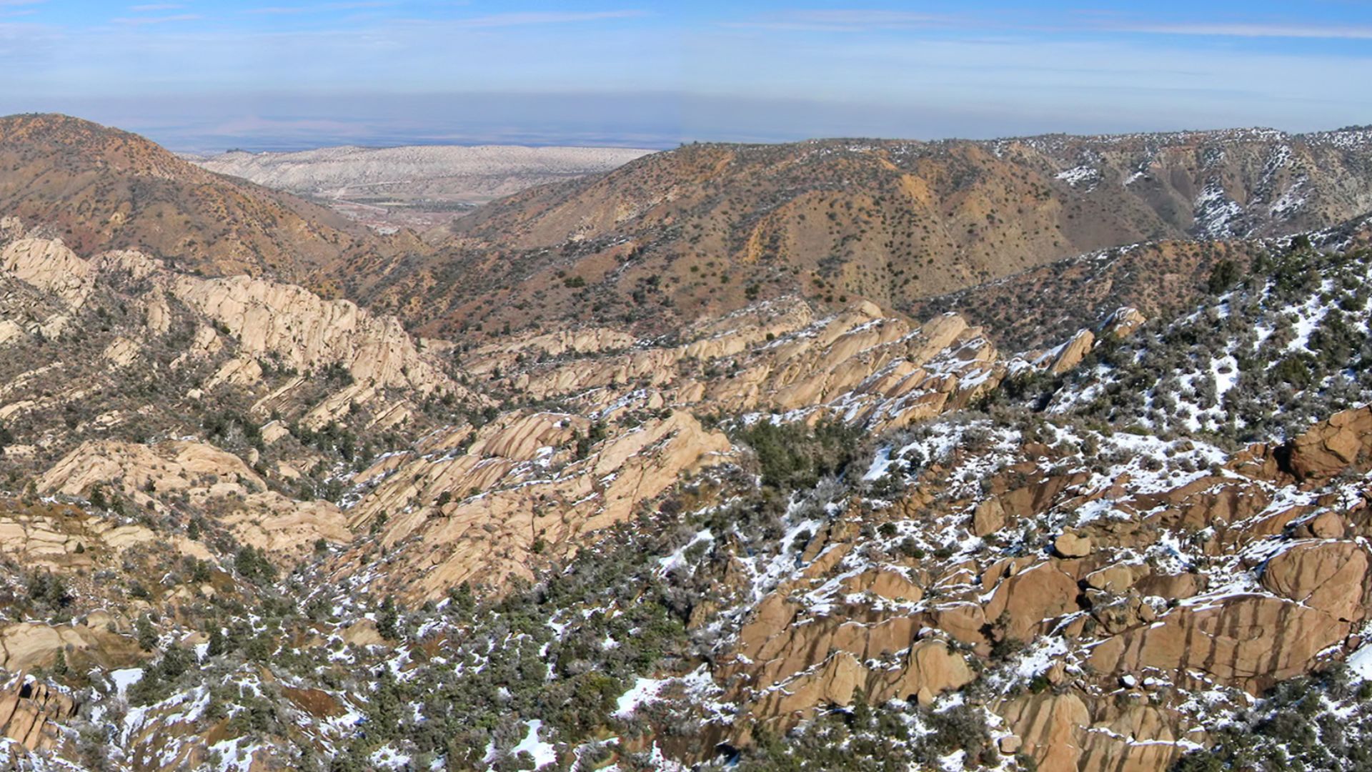 Panorama of the Devil's Punchbowl from the Devil's Chair.