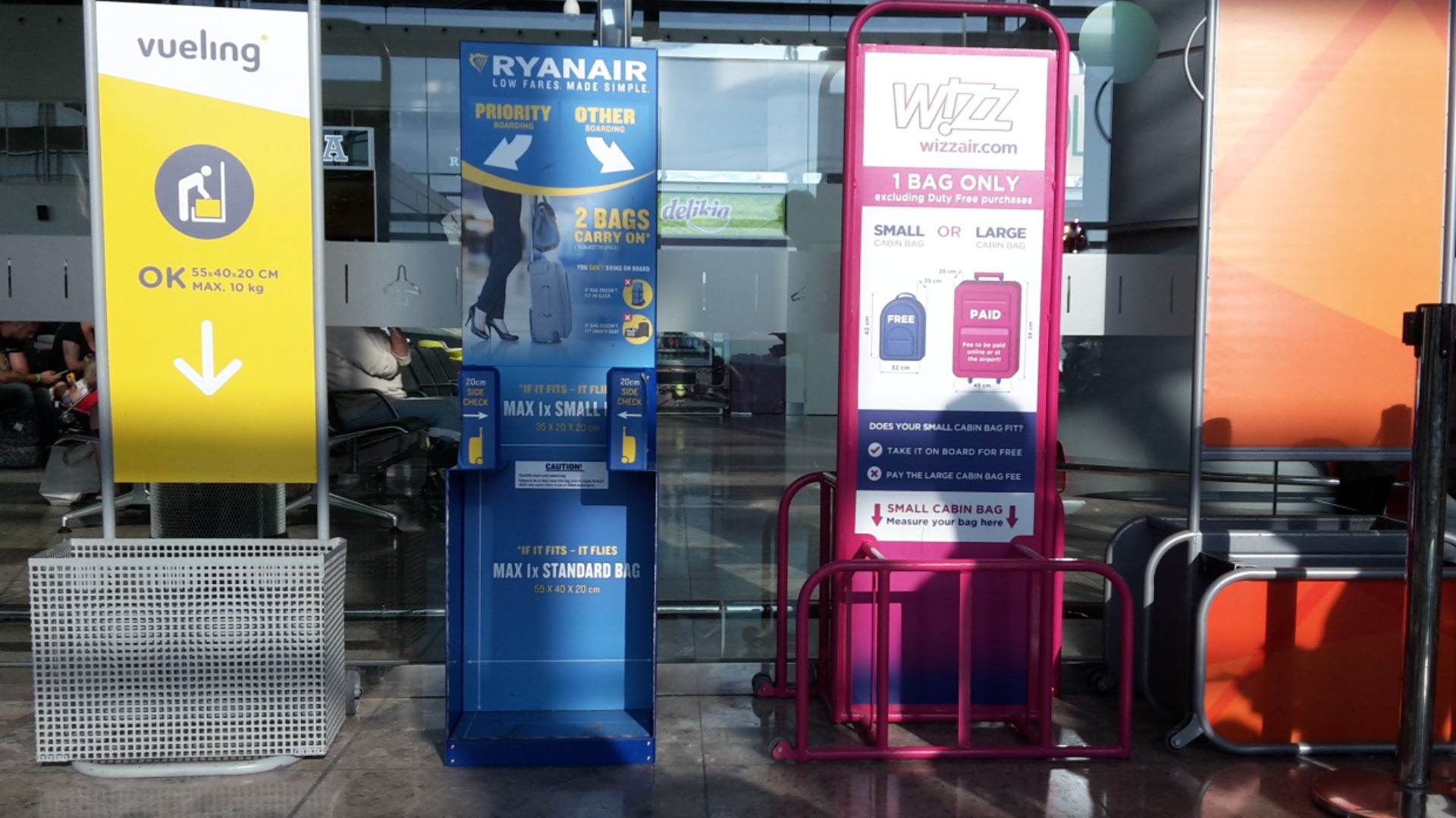 Airport bag size checker in Airport Elche, Alicante.