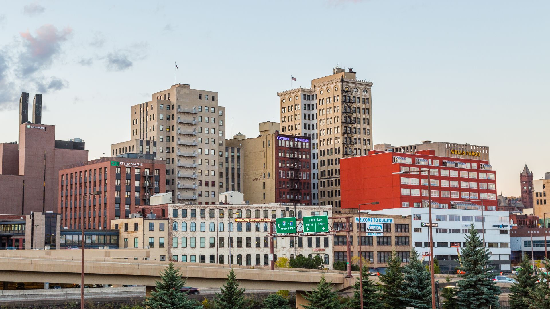 Duluth, Minnesota, as seen from the 5th Avenue bridge over I-35.
