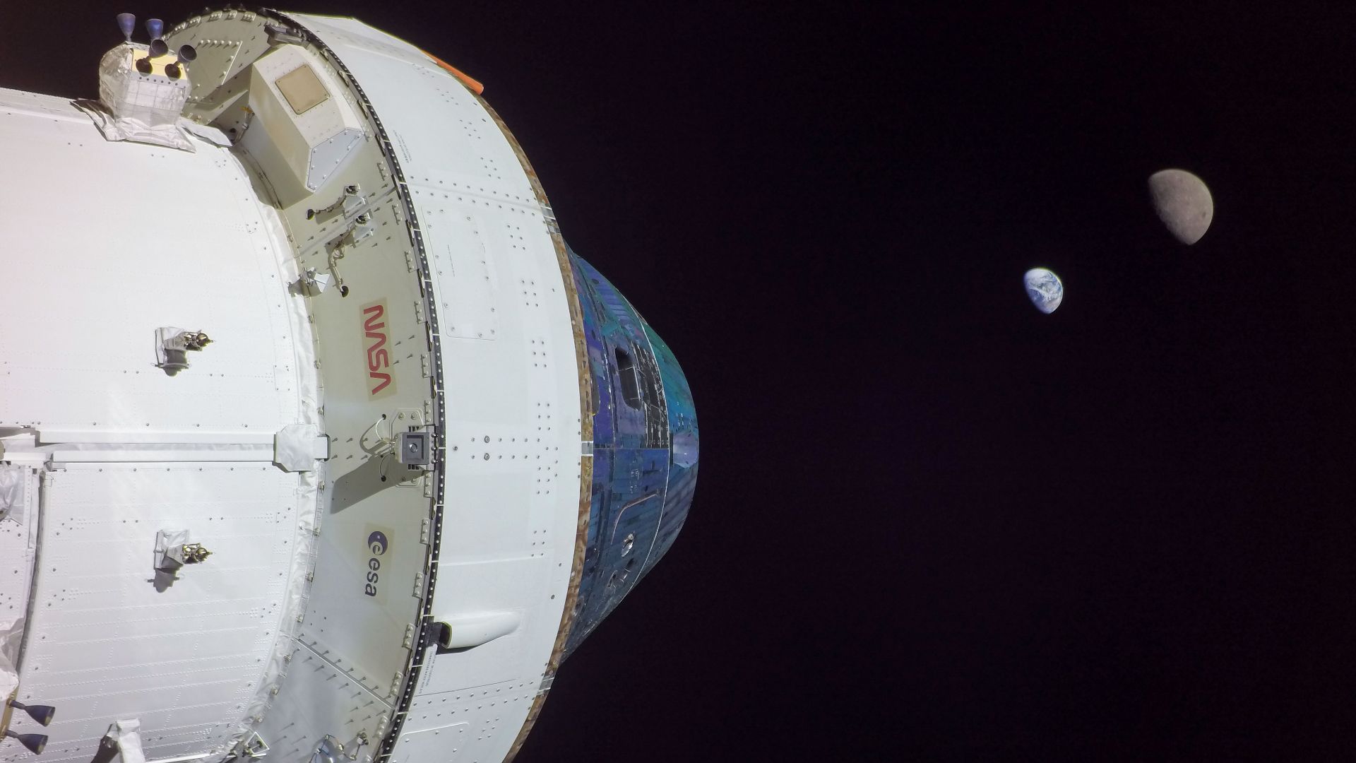 art001e000678 (Nov. 28, 2022) On flight day 13, Orion reached its maximum distance from Earth during the Artemis I mission when it was 268,563 miles away from our home planet. Orion has now traveled farther than any other spacecraft built for humans. The 