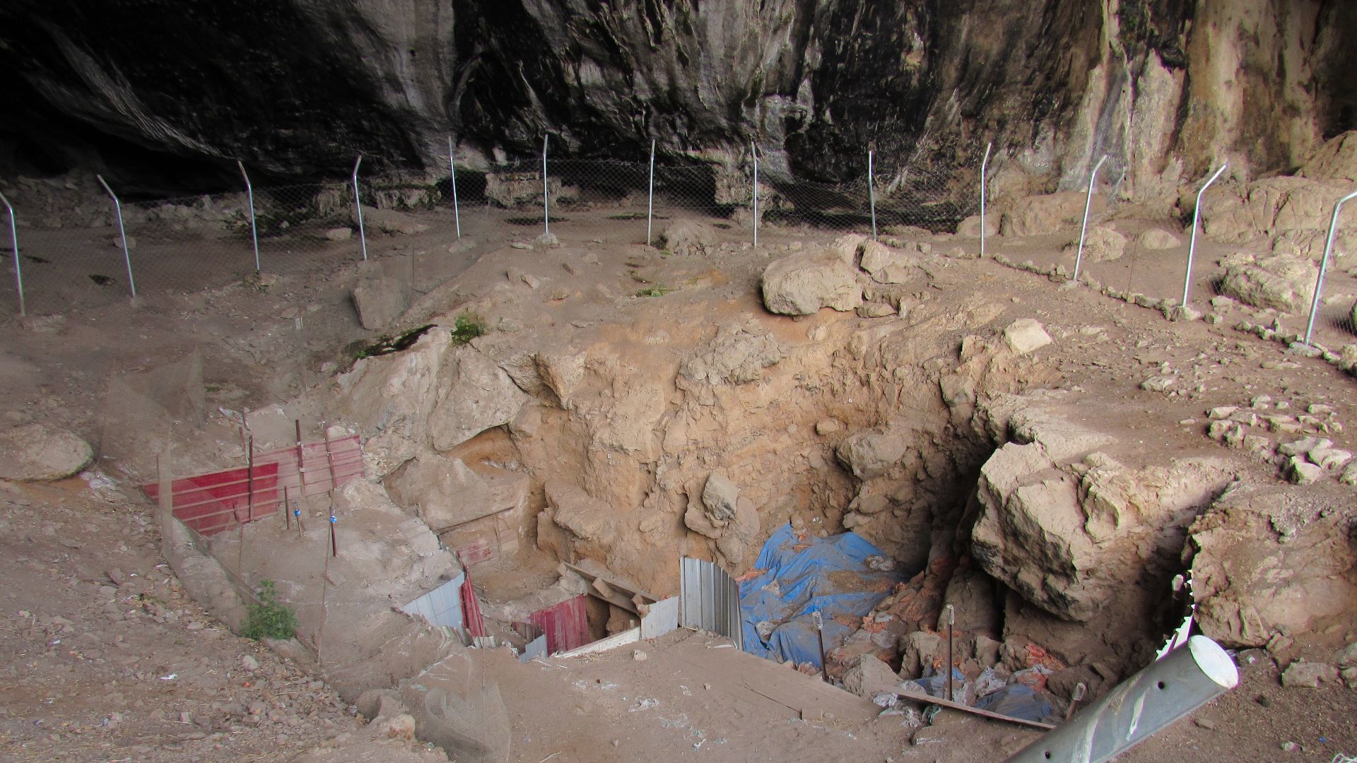 Shanidar Cave  is an archaeological site located on Bradost Mountain in the Erbil Governorate of Kurdistan Region in northern Iraq. I took this photo