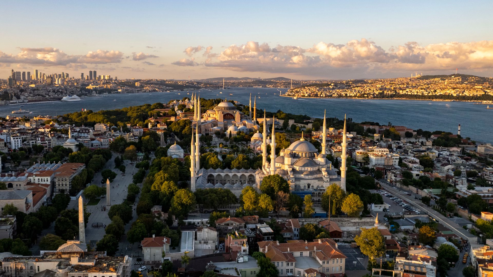 Aerial photograph showing historic neighborhood of Fatih in Istanbul, with Blue Mosque and Hagia Sophia