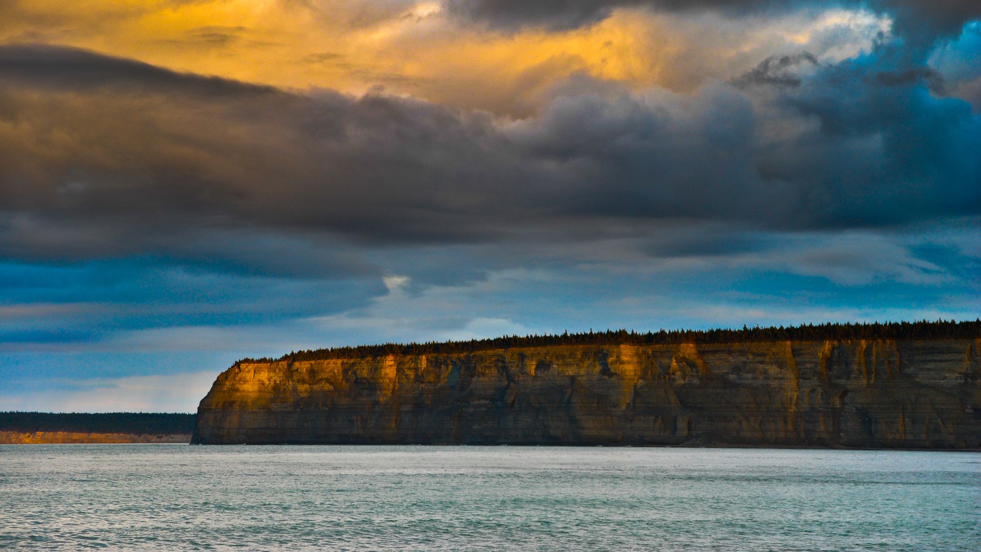 One side from Baie de la Tour.