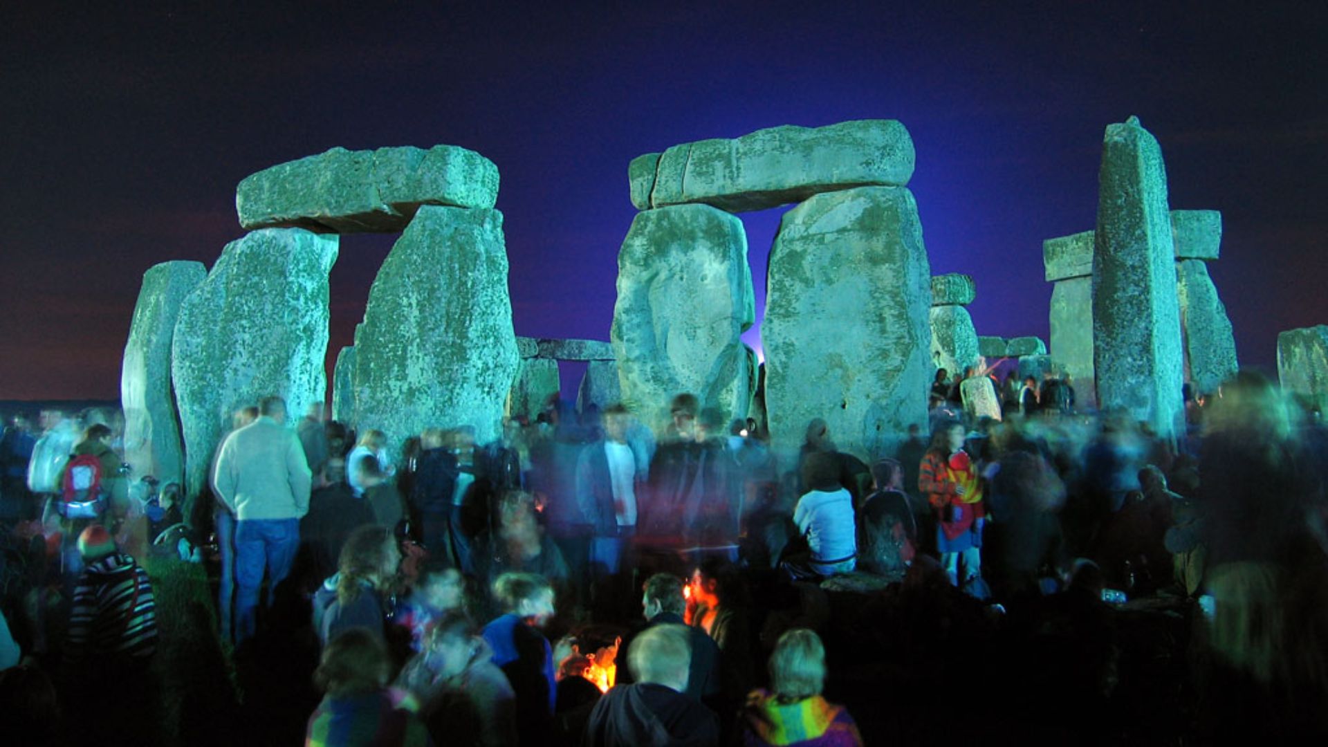 File:Stonehenge Summer Solstice eve 02.jpg