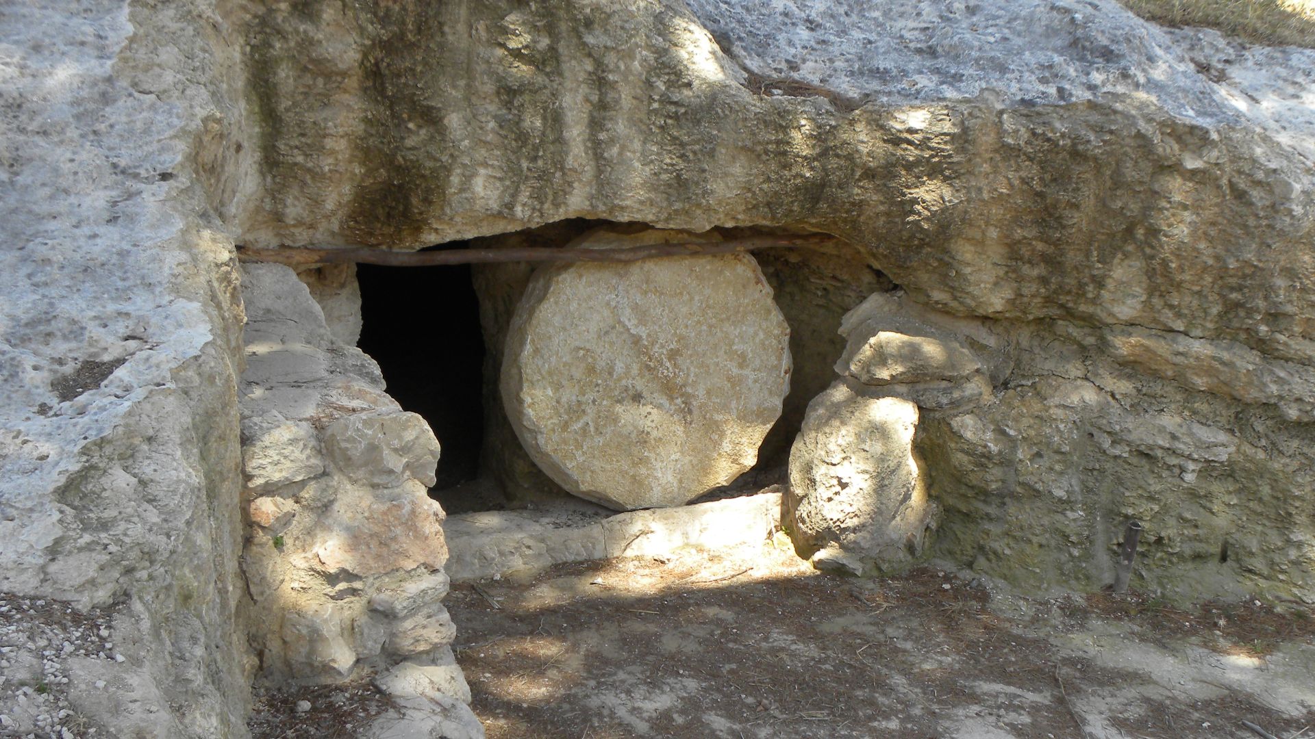A reconstructed tomb with rolling stone at Nazareth Village
Nazareth