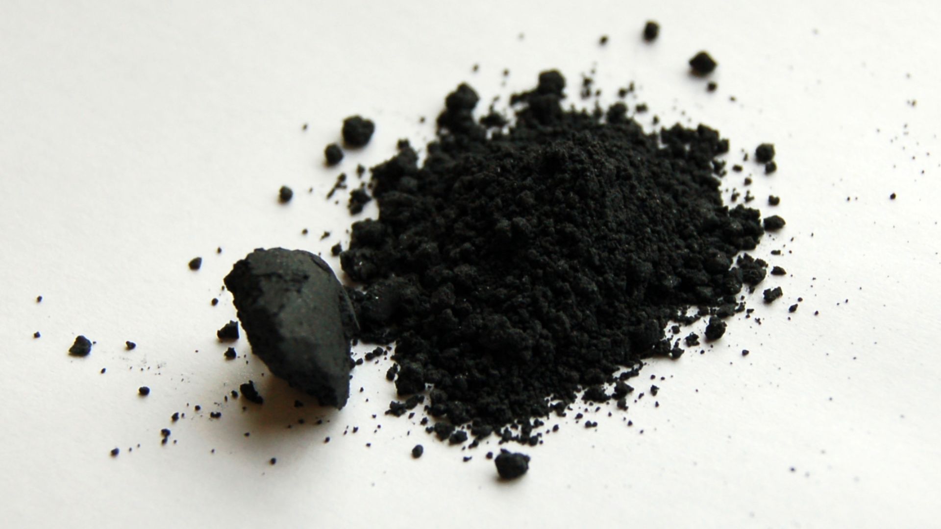 File:Manganese-dioxide-sample.jpg