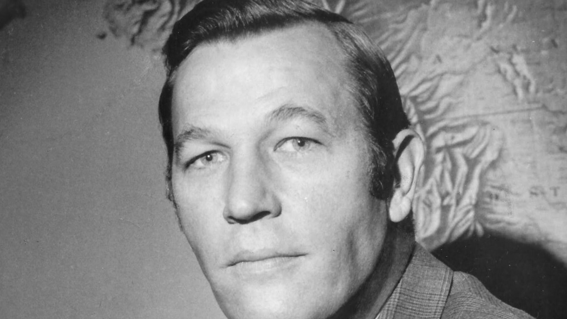 Roger Mudd 1970 CBS publicity photo