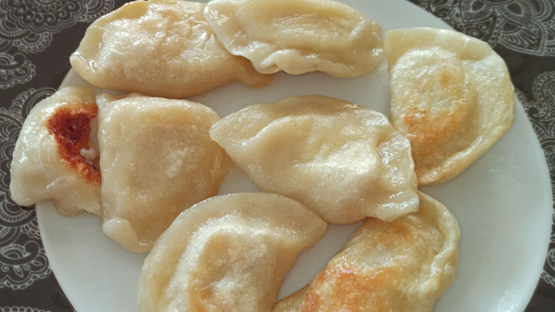 Podsmażane pierogi ruskie.