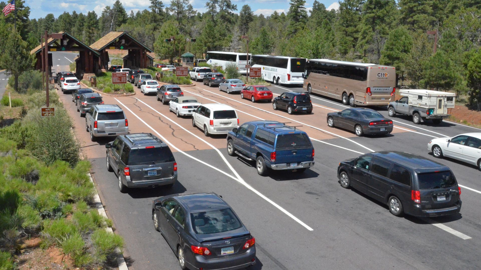 Grand Canyon, Ariz. (June 29, 2015) Grand Canyon National Park has seen a 20 percent increase in visitation this year, compared to 2014. As a result, traffic regularly backs up at all entrance stations, with the longest wait time between 9 am and 4 pm. Wa