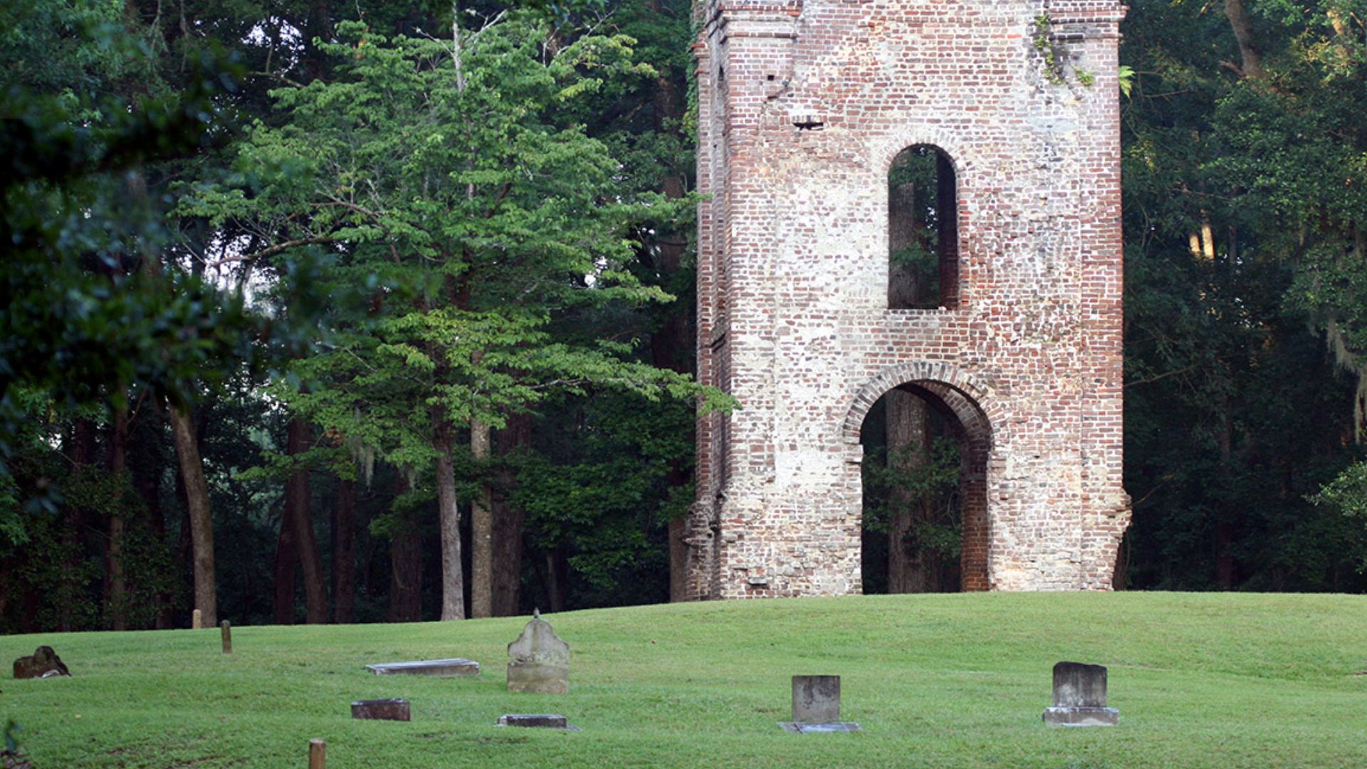 Old Dorchester Church Ruins in Old Dorchester