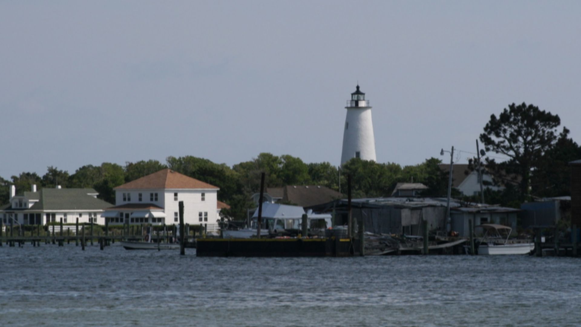 Ocracoke Island Lighthouse from across Silver Lake (Ocracoke Island, Outer Banks, North Carolina, United States)