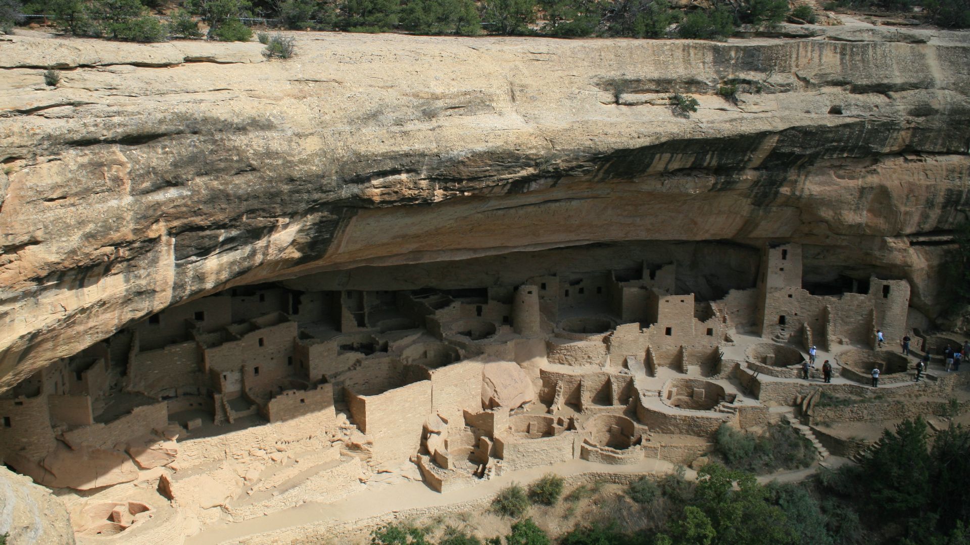 Mesa Verde National Park, Colorado


Cliff Palace, as seen from the trail leading to it.