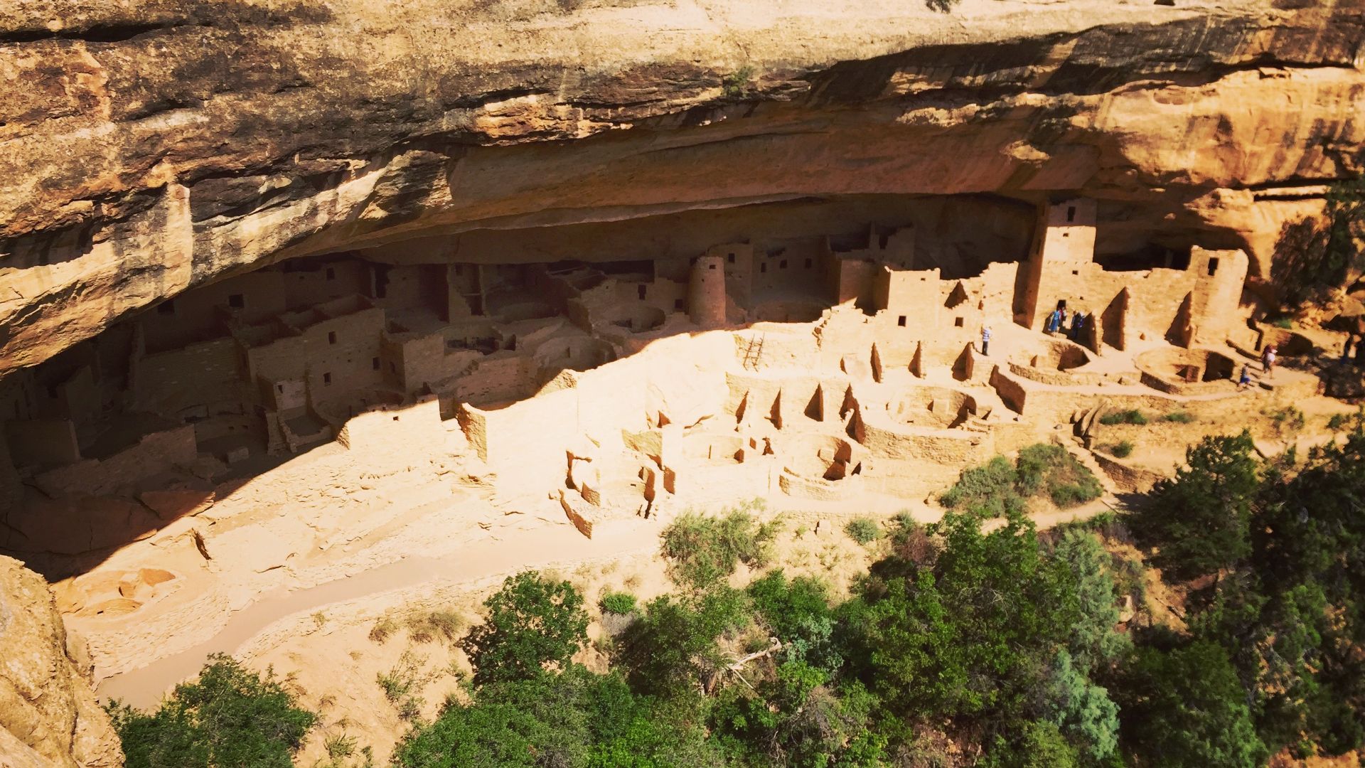 Built between 1190 and 1260, this Ancestral Puebloan Cliff Dwelling is known as Cliff Palace, and is the largest cliff dwelling at Mesa Verde National Park, as well as the largest cliff dwelling in North America. The building contains 150 rooms and 23 ki
