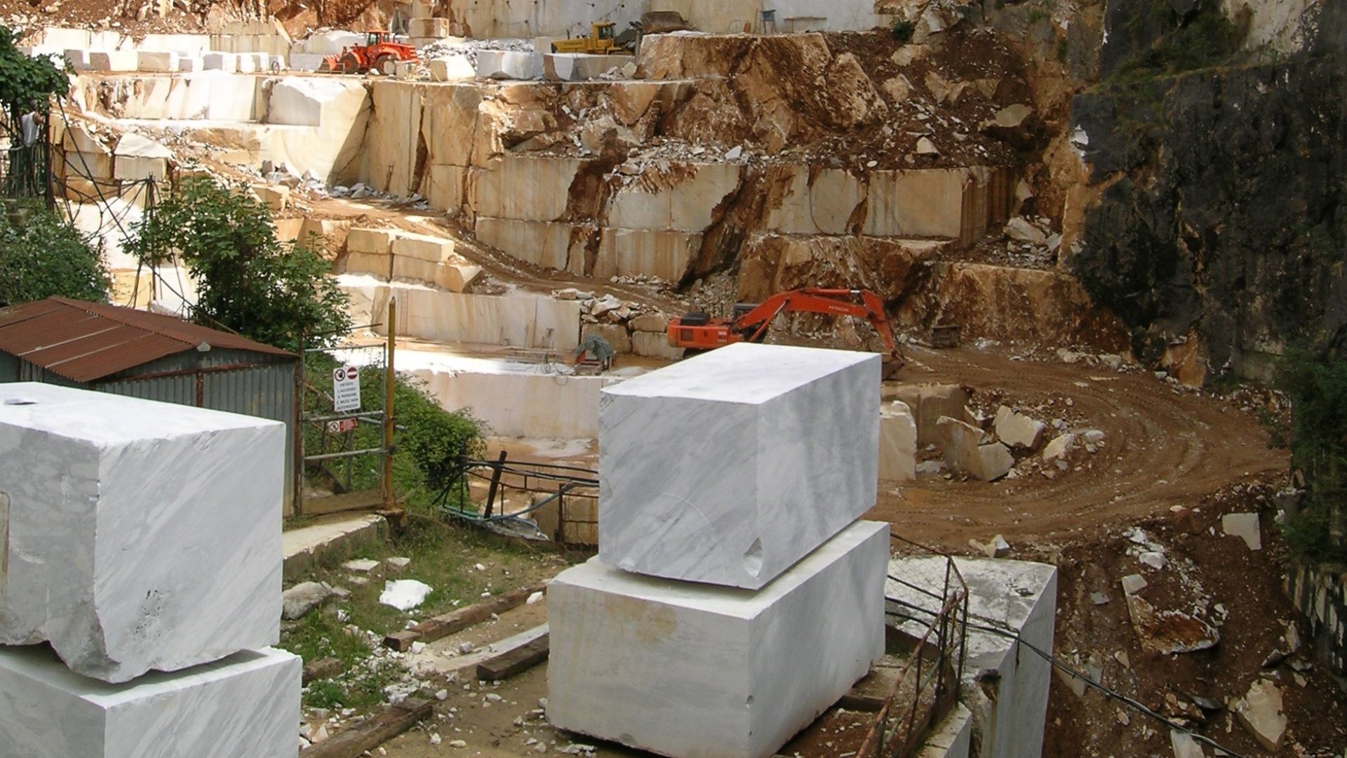 Marble quarry in the Apuan Alps, over the town of Carrara (Tuscany, Italy).

Photo by Michele Buzzi, Studio Cicero, Milano, 2006.