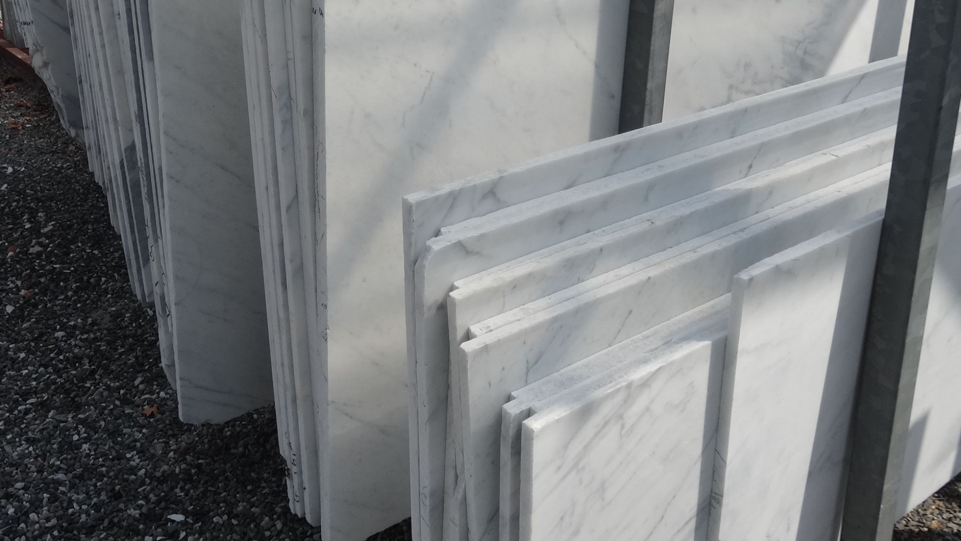 August 2016 in Carrara. Viale Galileo Galilei, 40