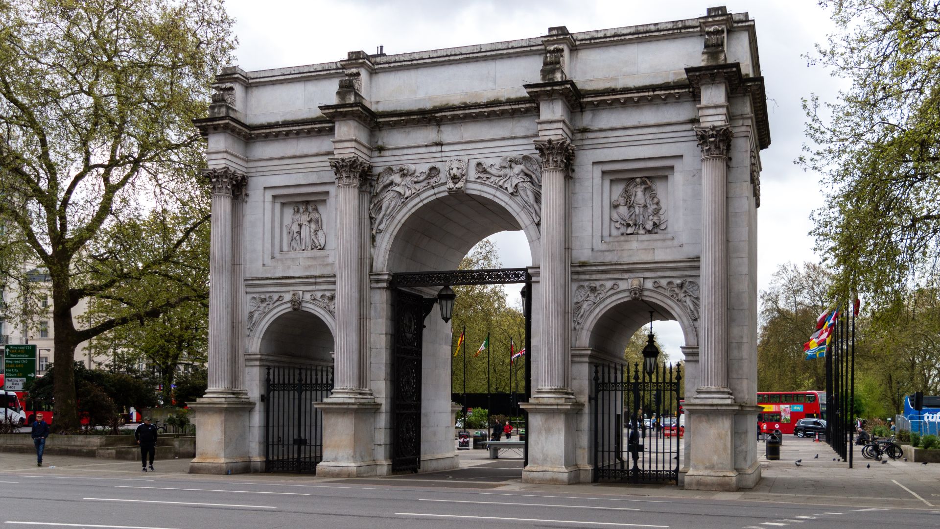 Marble Arch in London, seen from the other side of the namesake road.