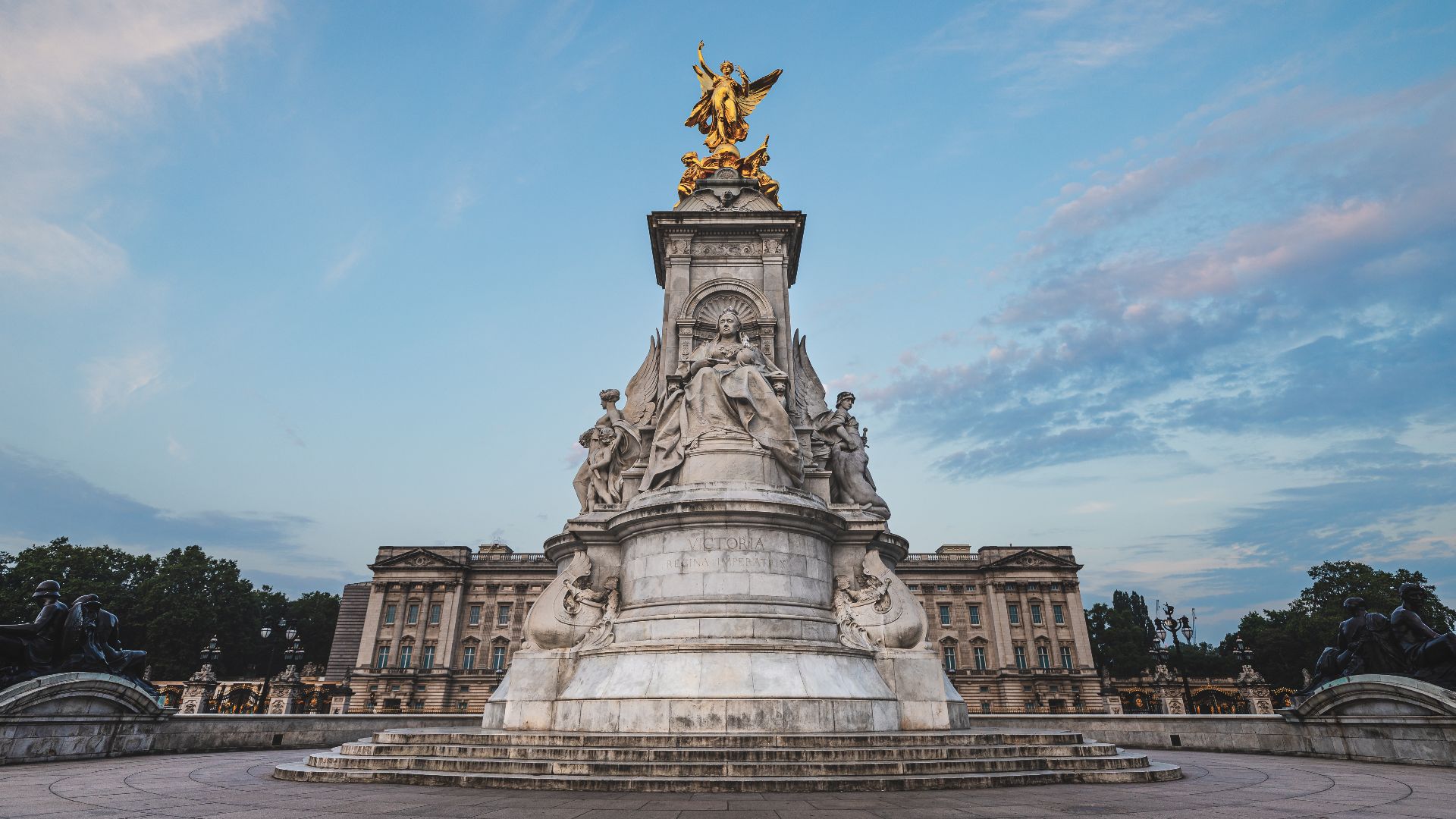 Victoria Memorial with Nike Statue in London in early morning, view from northeast with Buckingham Palace in the background, 2020.