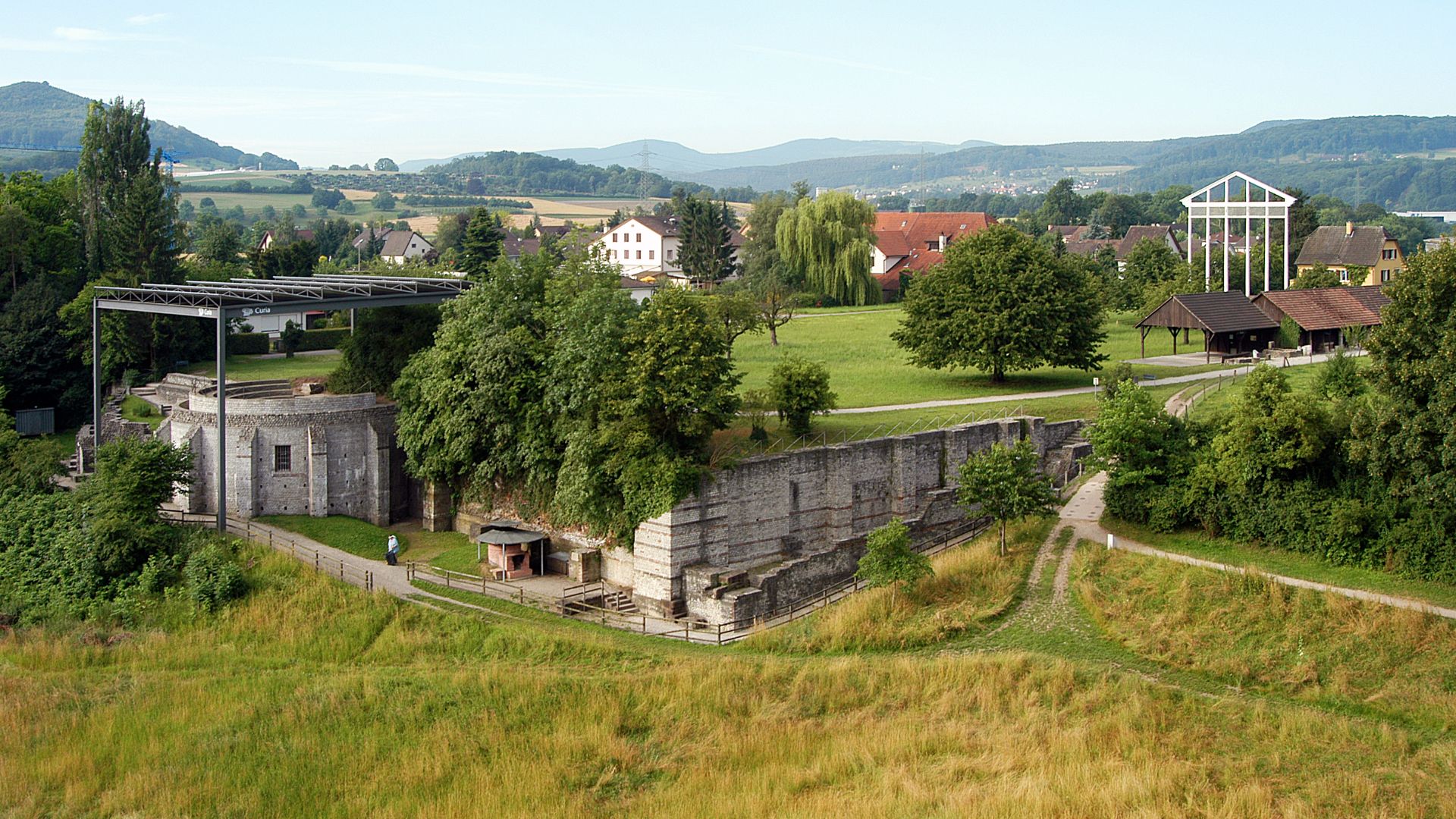 Das Forum mit der Curia von Norden her betrachtet