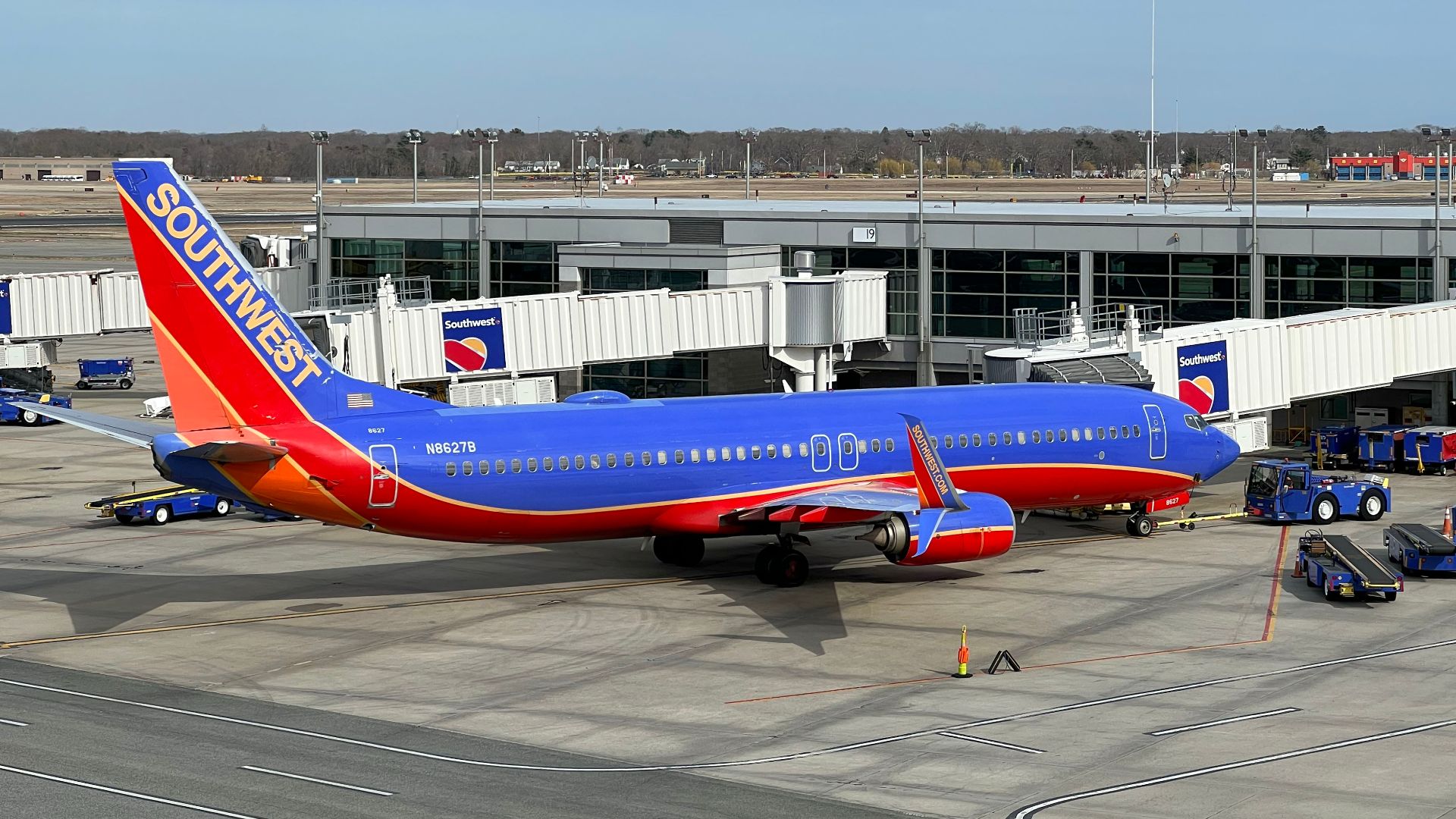 Southwest Airlines Boeing 737-800 (N8627B) at Rhode Island T. F. Green International Airport.
