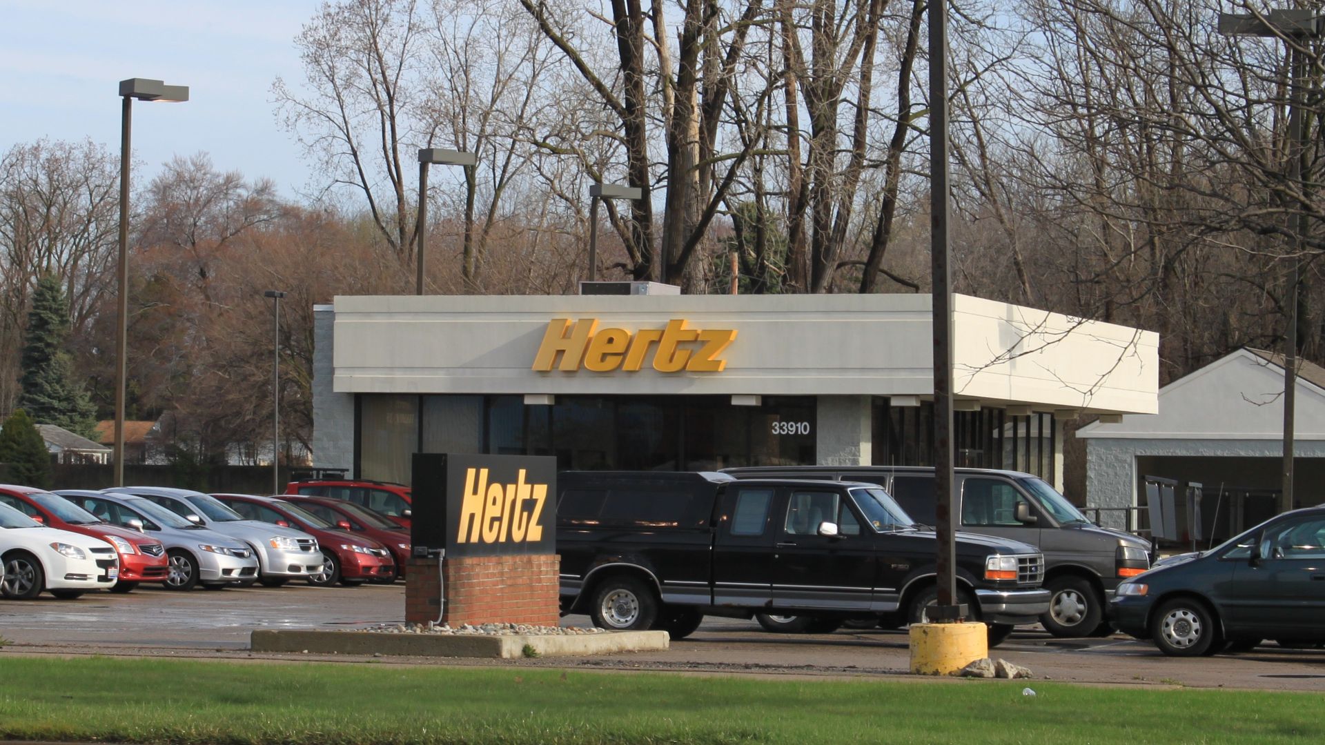 Hertz car rental office, 33910 Plymouth Road, Livonia, Michigan