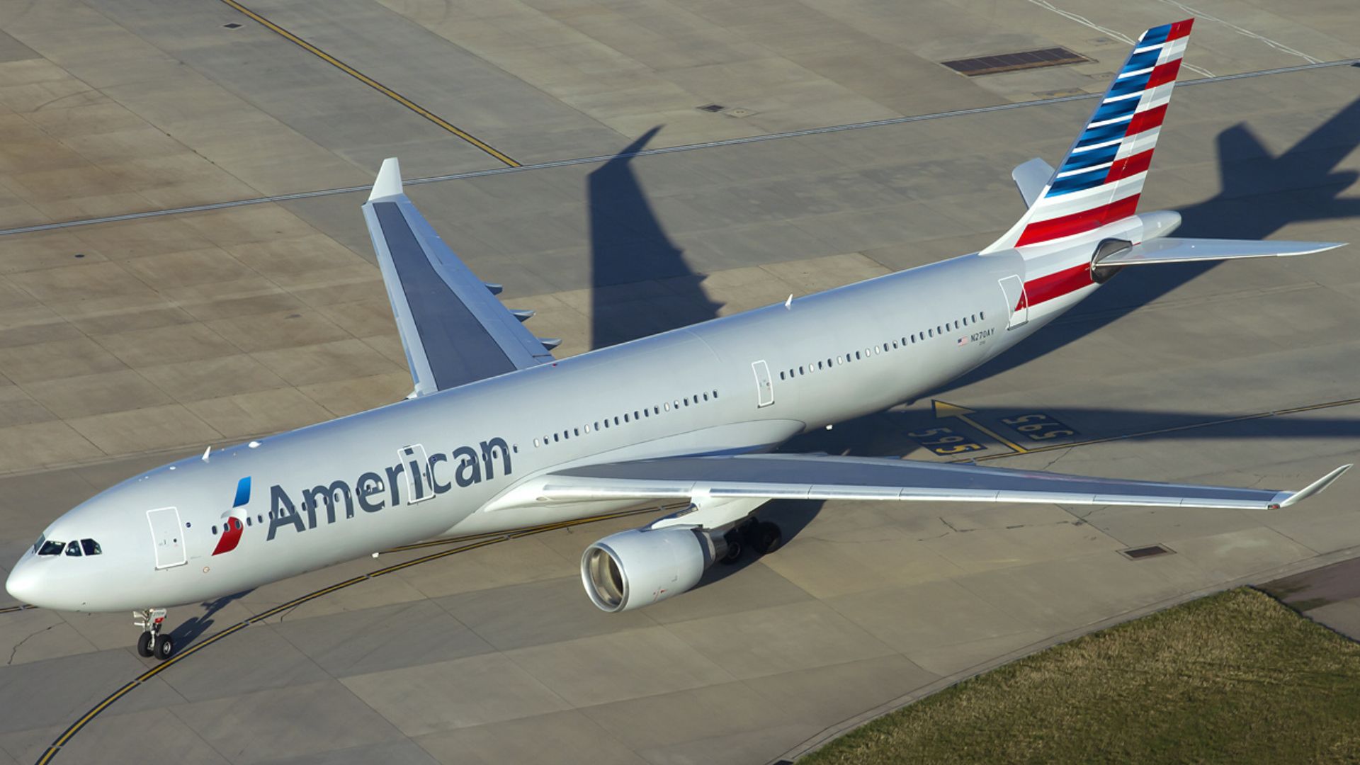 American Airlines Airbus A330-300 at Heathrow