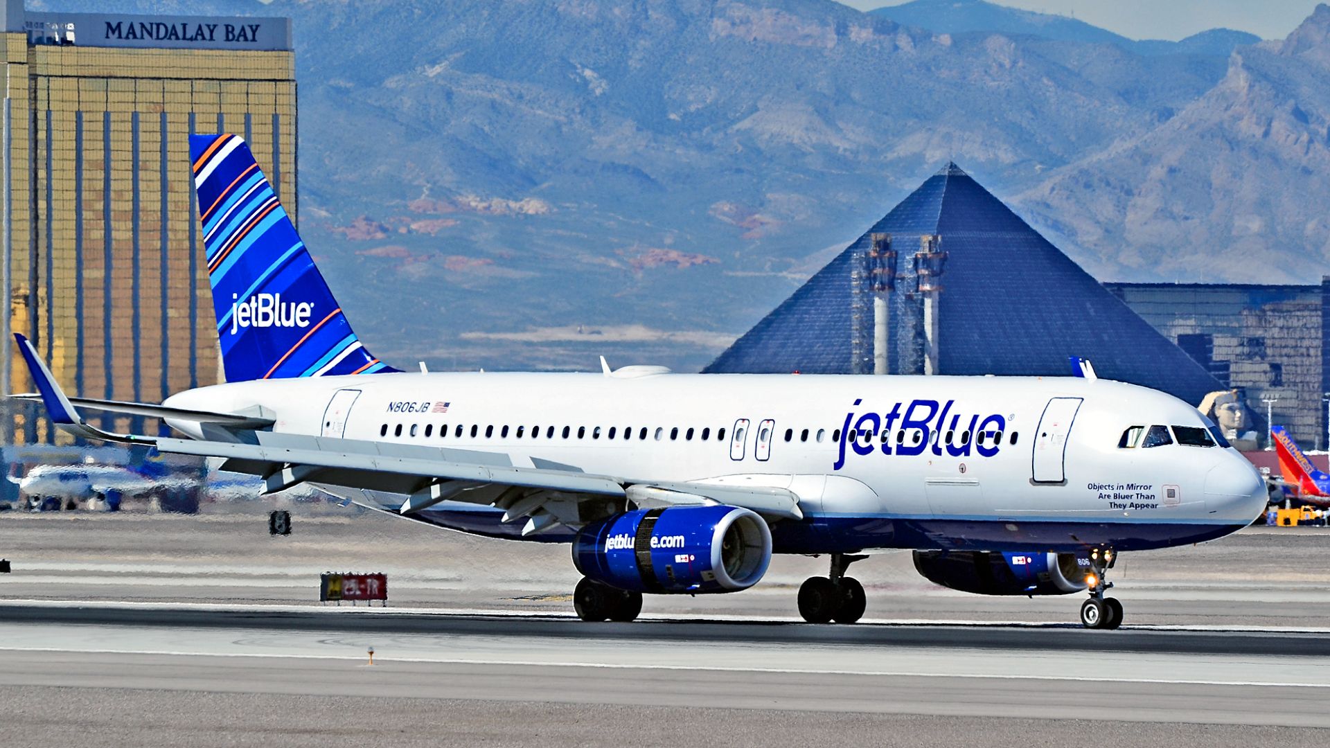 First jetBlue Airbus A320 updated with sharklets...
McCarran International Airport (KLAS)
Las Vegas, Nevada
TDelCoro

September 29, 2013