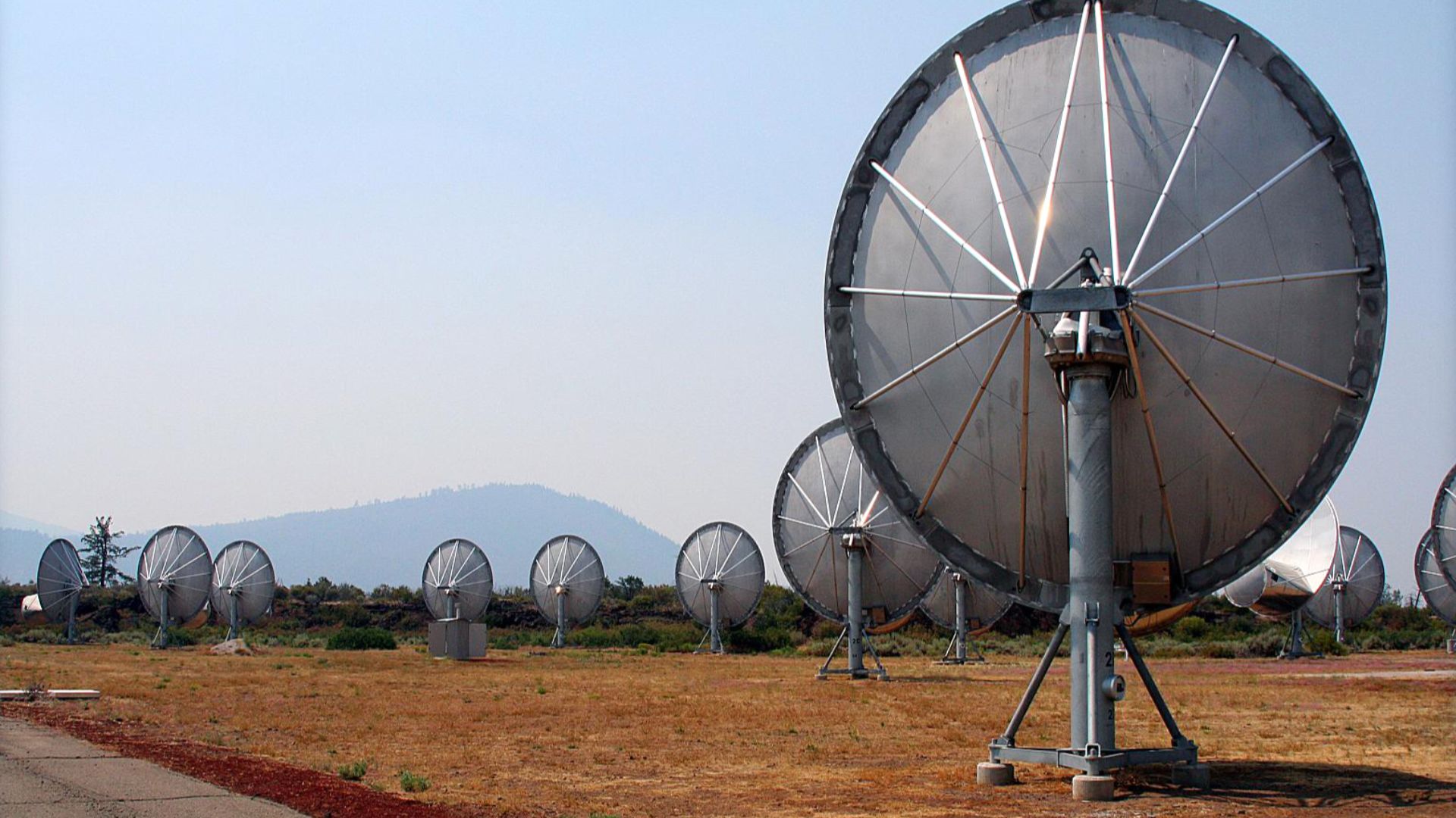 If you're a satellite buff, I've got some frontal shots of these dishes too.  Yeah, they do actually seek extraterrestrial life on some days.  SETI (Search for Extraterrestrial Intelligence) is working on 350 of these and some never-before-seen technology