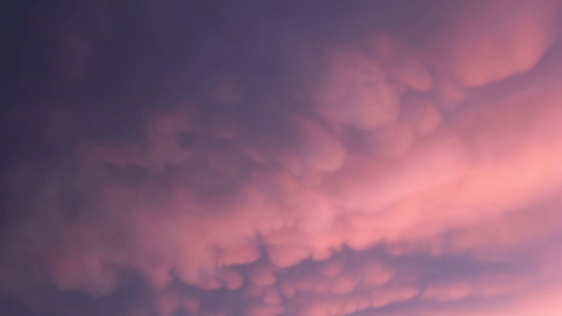 mammatus clouds in western greece.